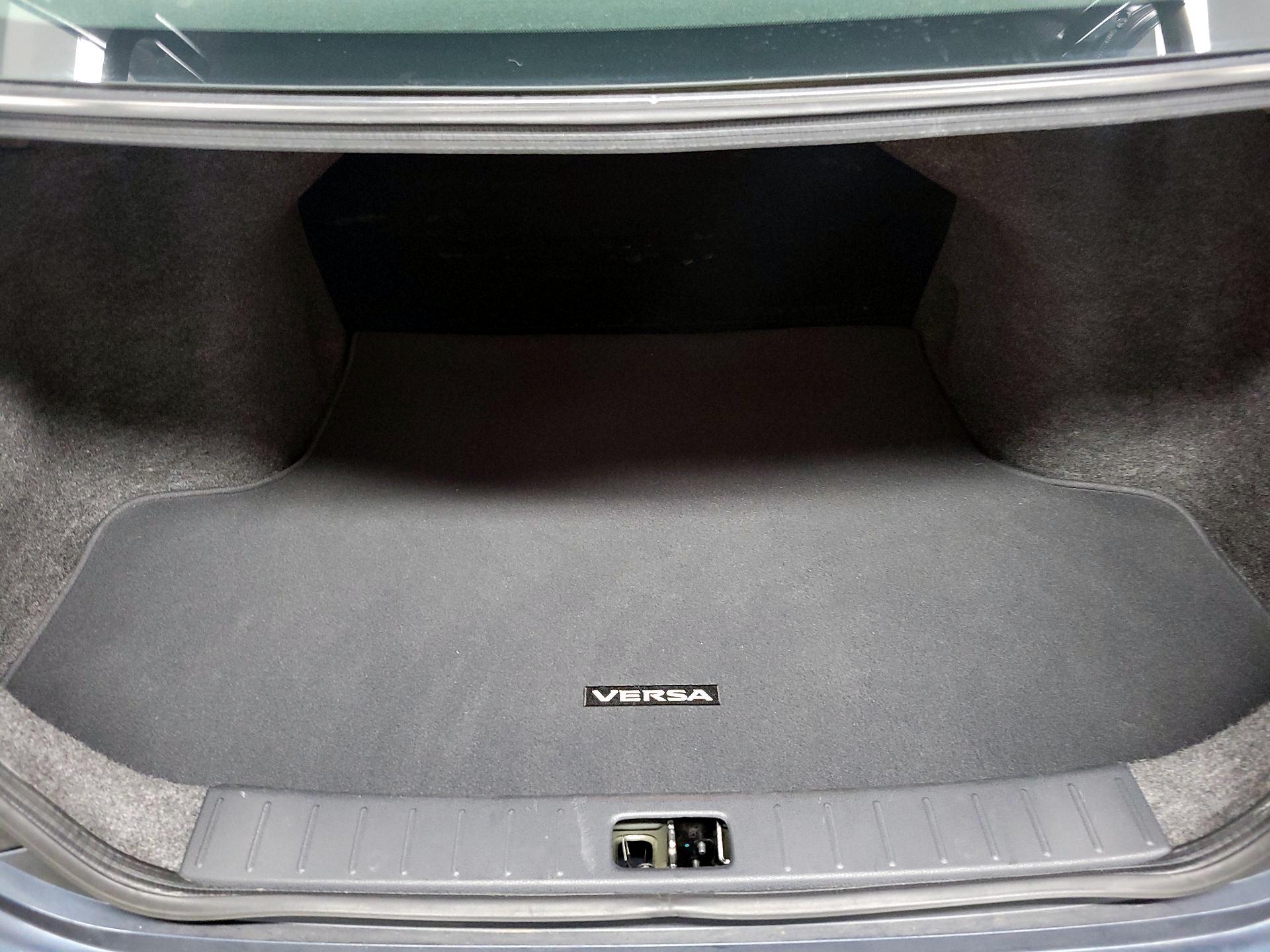 Thumbnail: 2016 Nissan Versa - 18