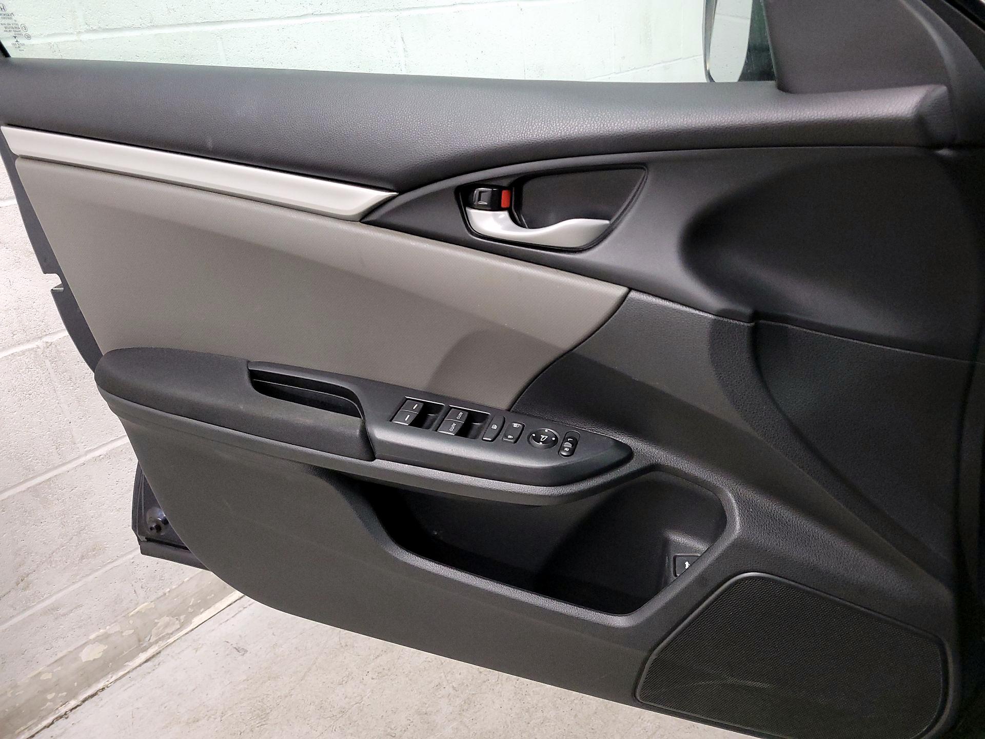 Thumbnail: 2019 Honda Civic - 12