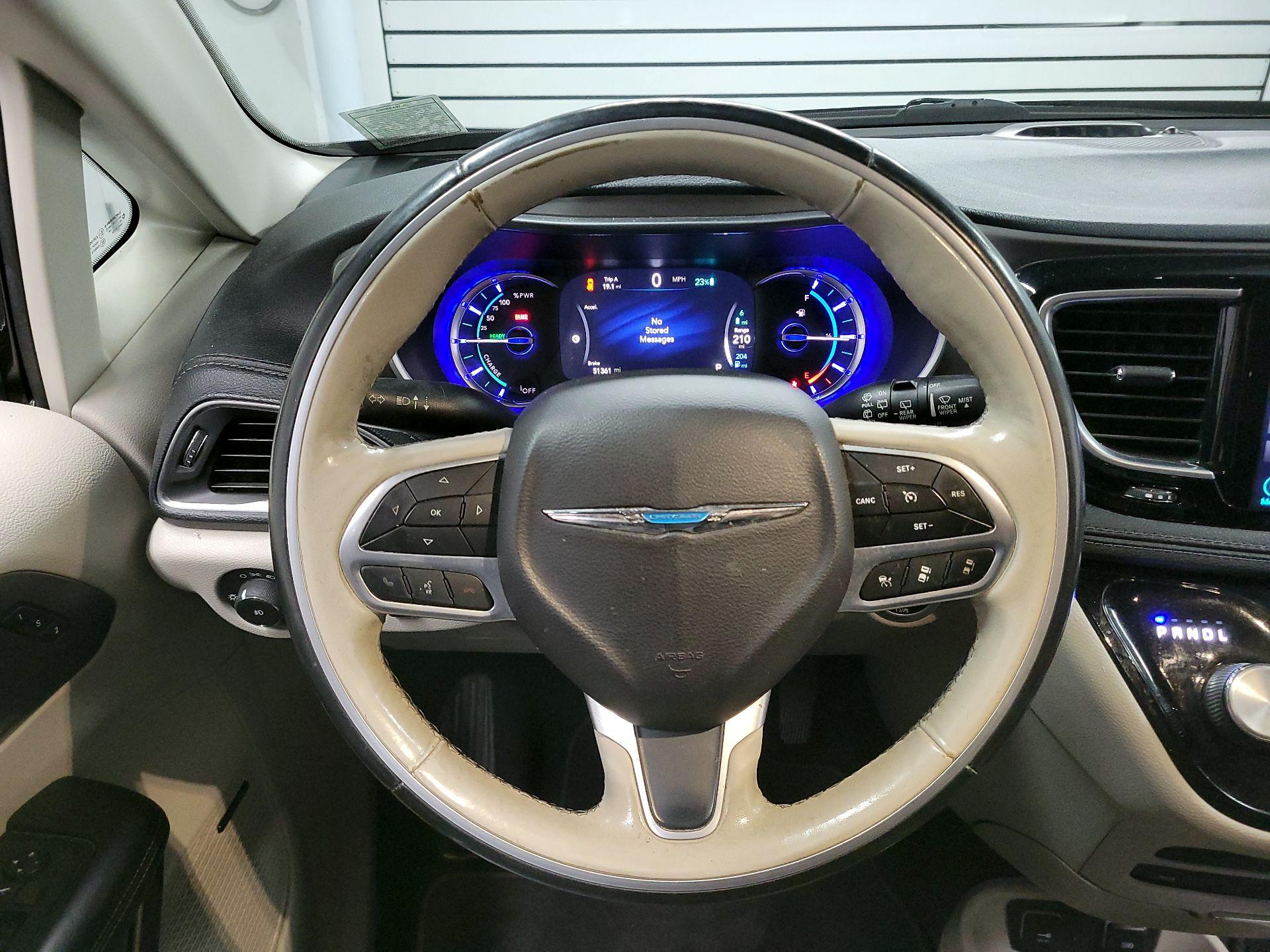 Thumbnail: 2019 Chrysler Pacifica - 10