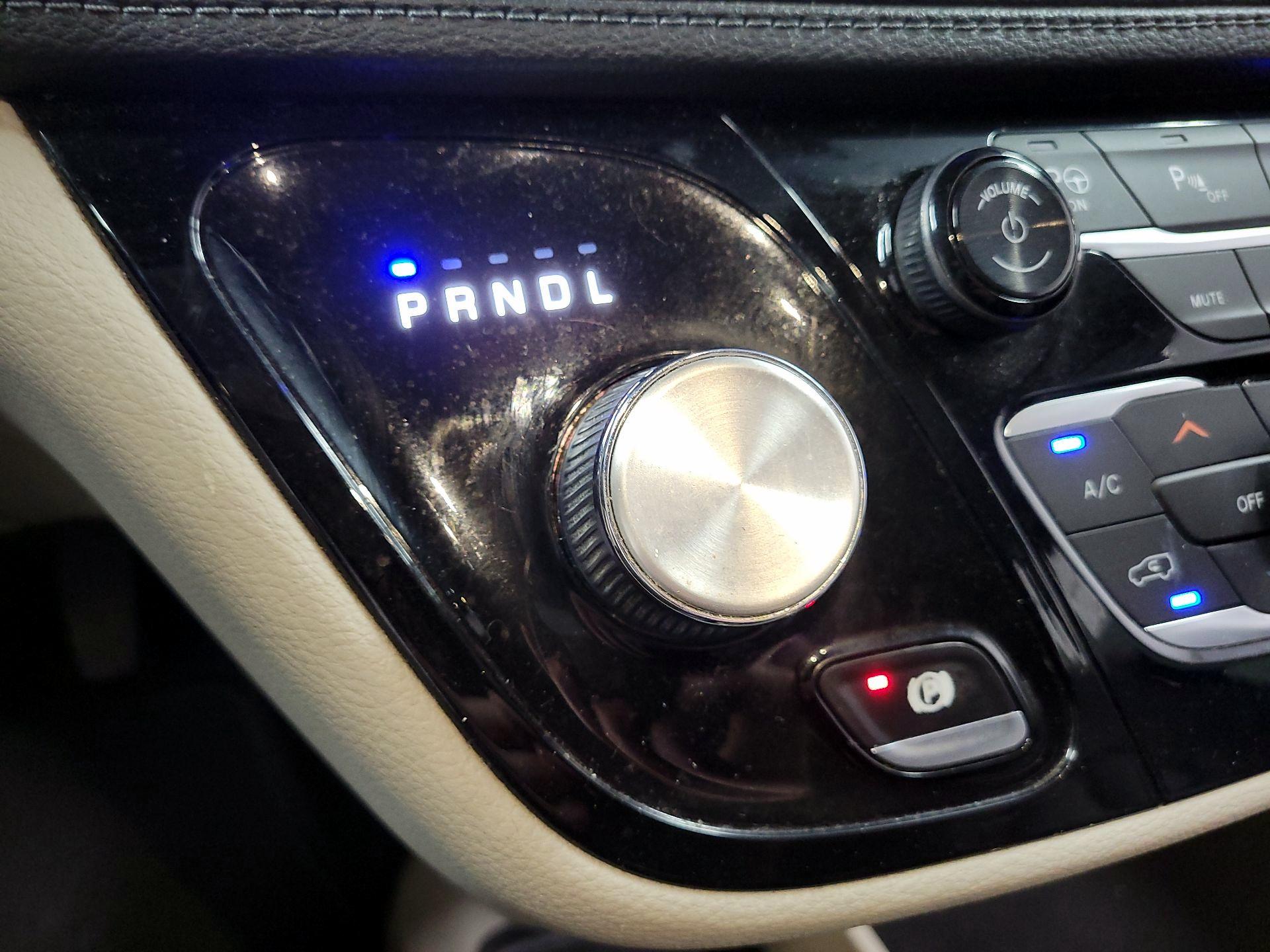 Thumbnail: 2019 Chrysler Pacifica - 15