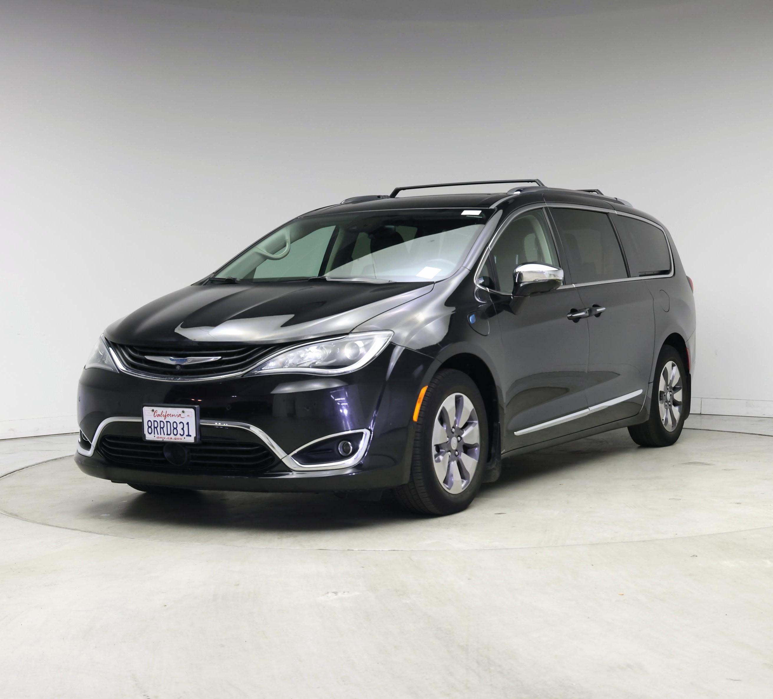 Thumbnail: 2019 Chrysler Pacifica - 4