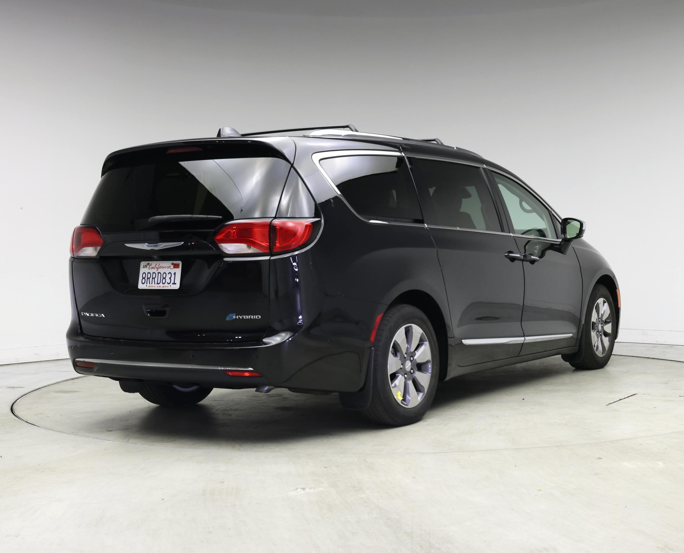 Thumbnail: 2019 Chrysler Pacifica - 8