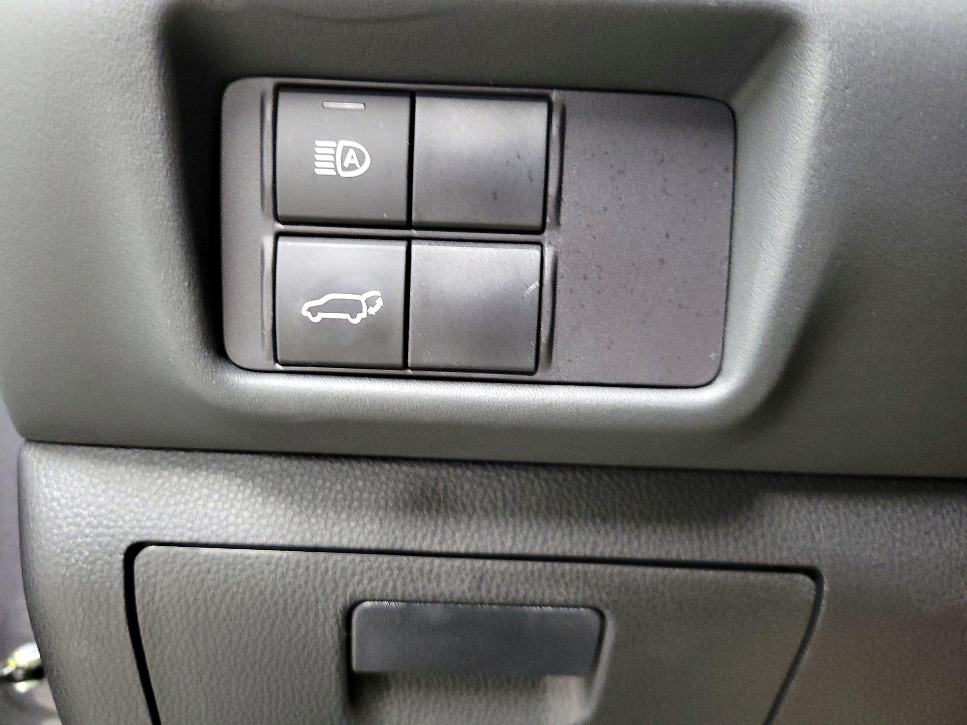 Thumbnail: 2022 Toyota Highlander - 13