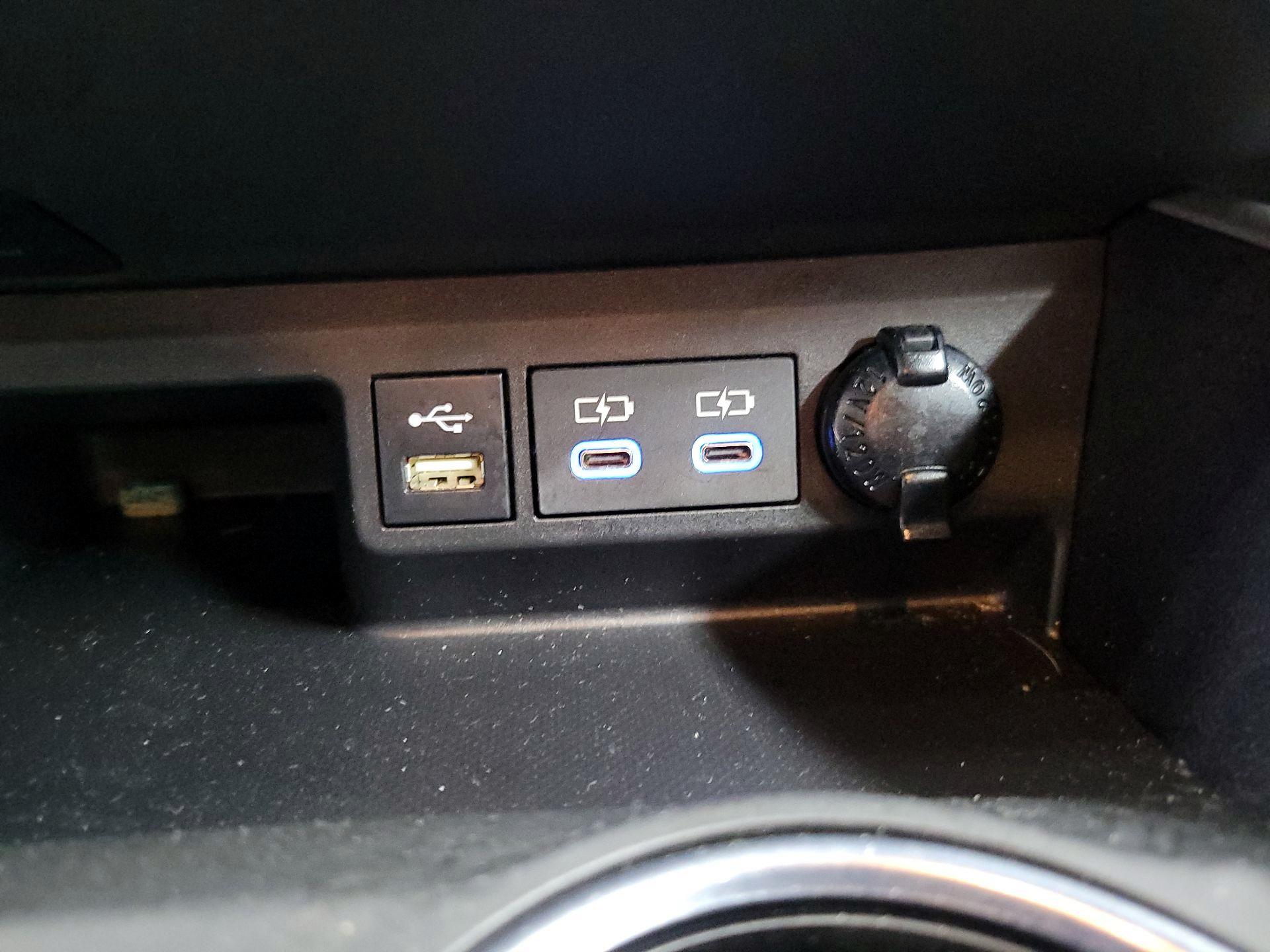 Thumbnail: 2022 Toyota Highlander - 18