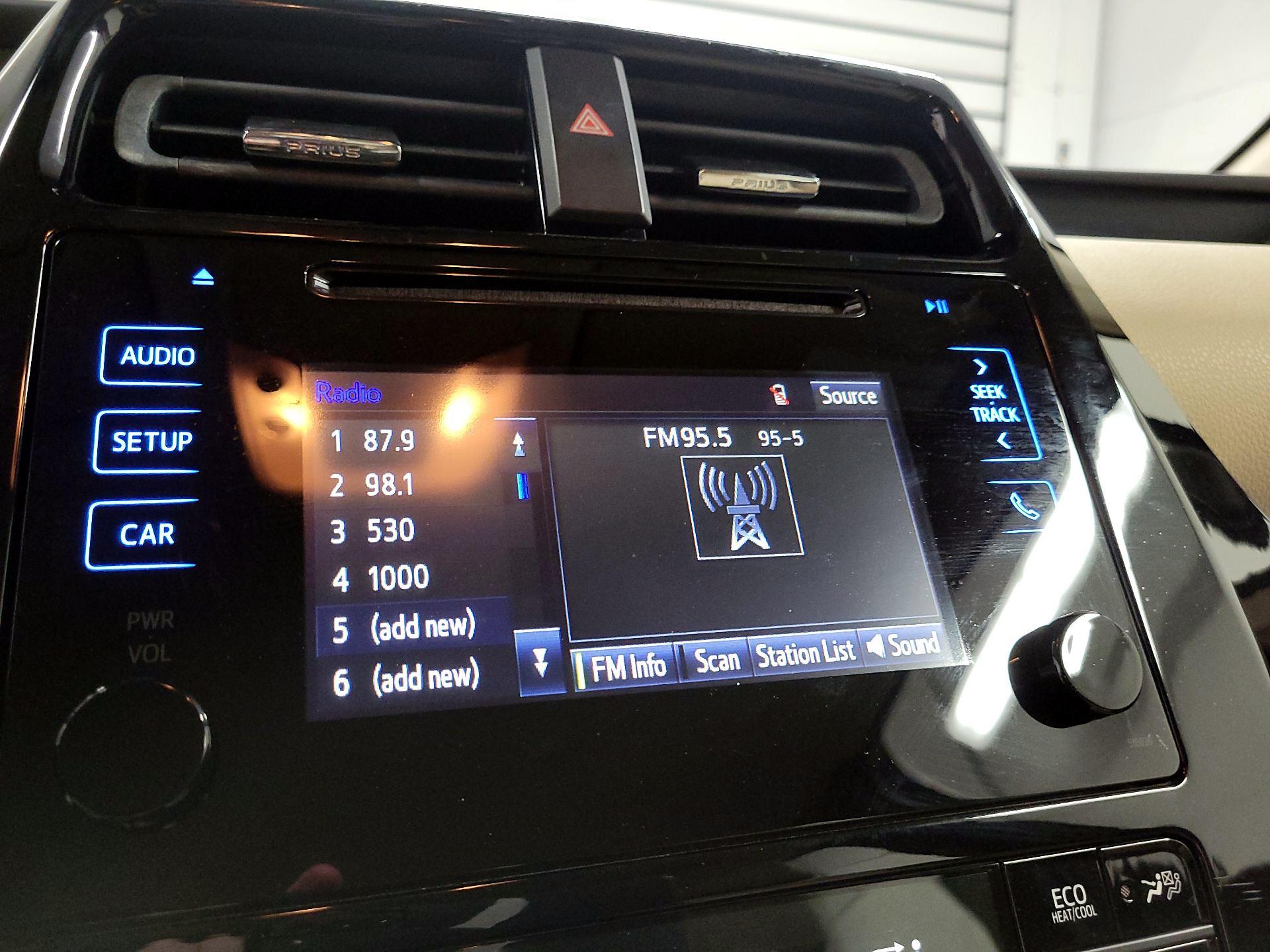 Thumbnail: 2017 Toyota Prius - 13