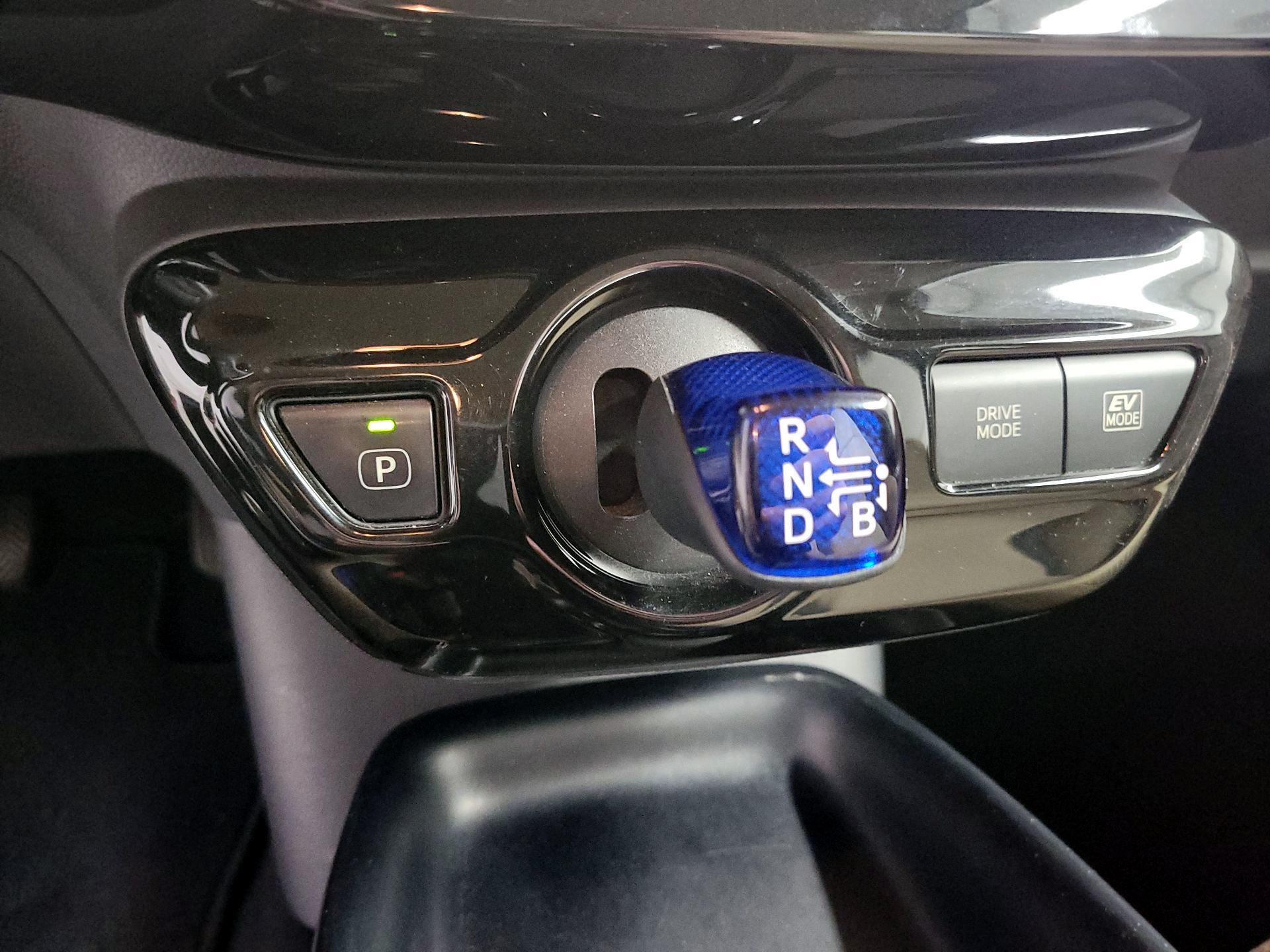 Thumbnail: 2017 Toyota Prius - 15