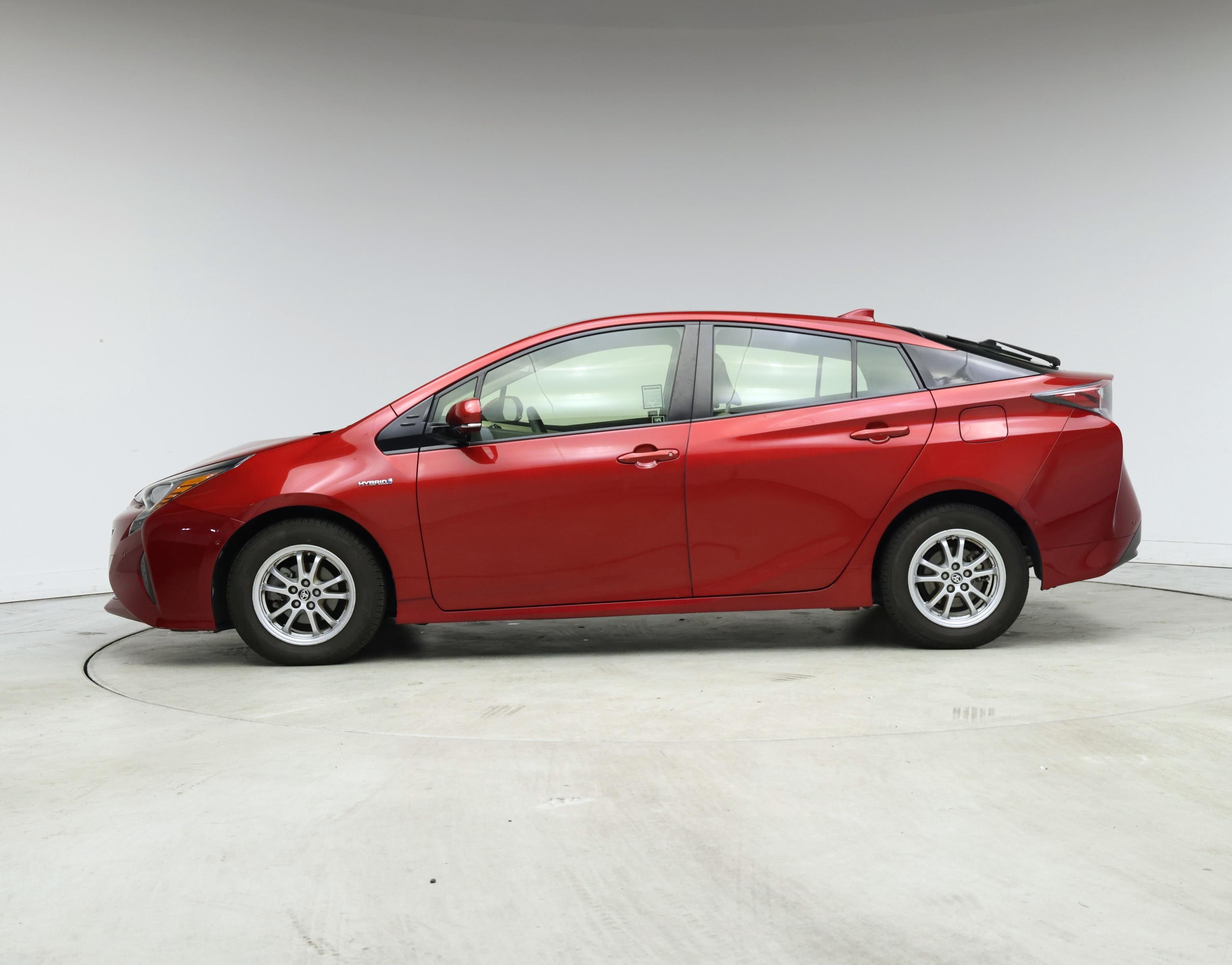 Thumbnail: 2017 Toyota Prius - 3