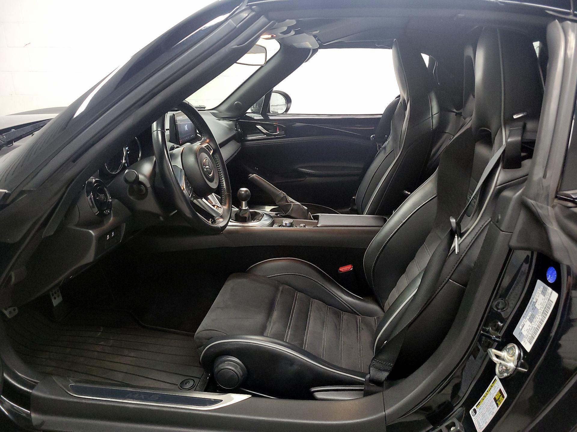 Thumbnail: 2020 Mazda MX-5 Miata - 11