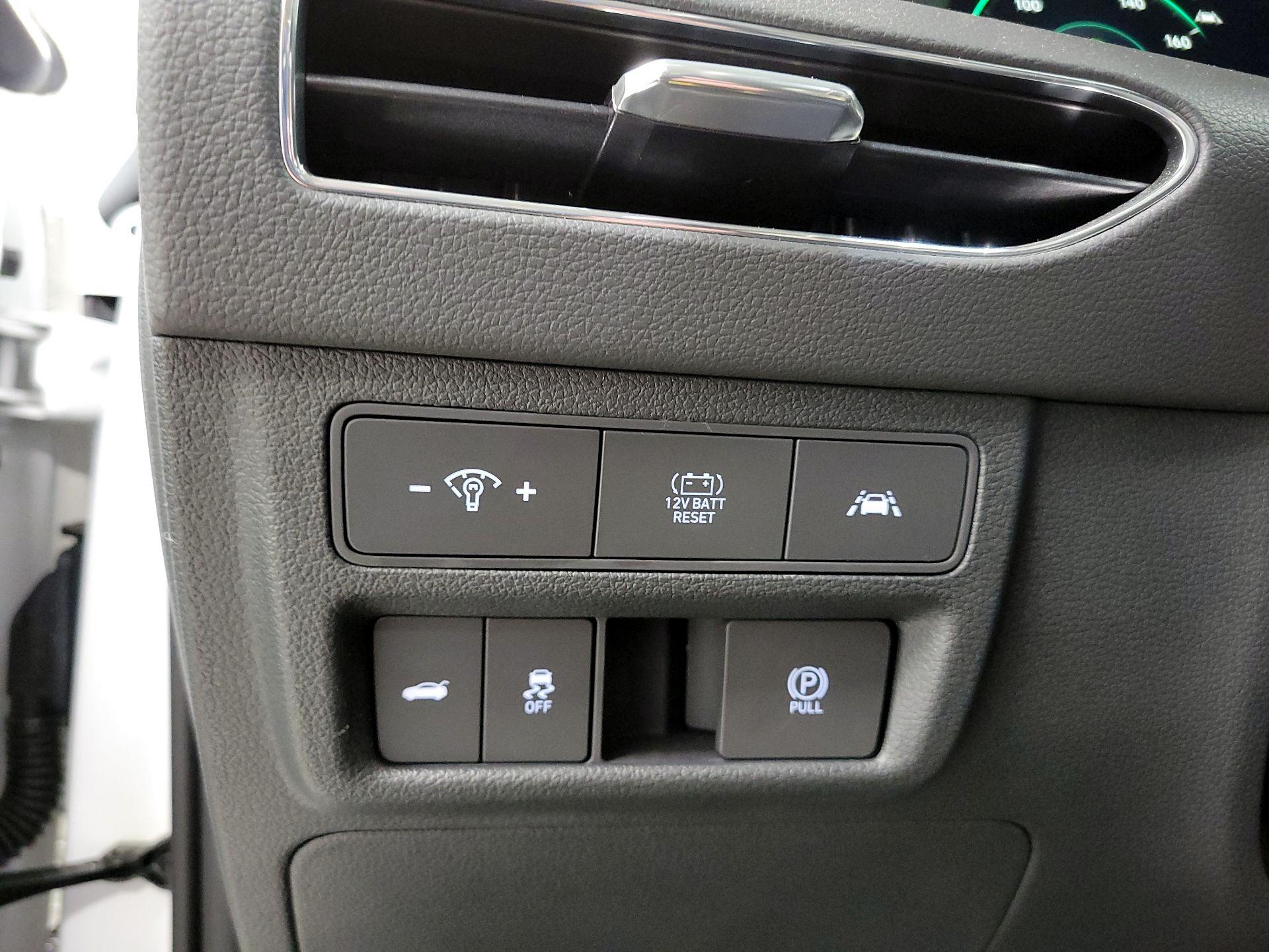 Thumbnail: 2023 Hyundai Sonata - 13