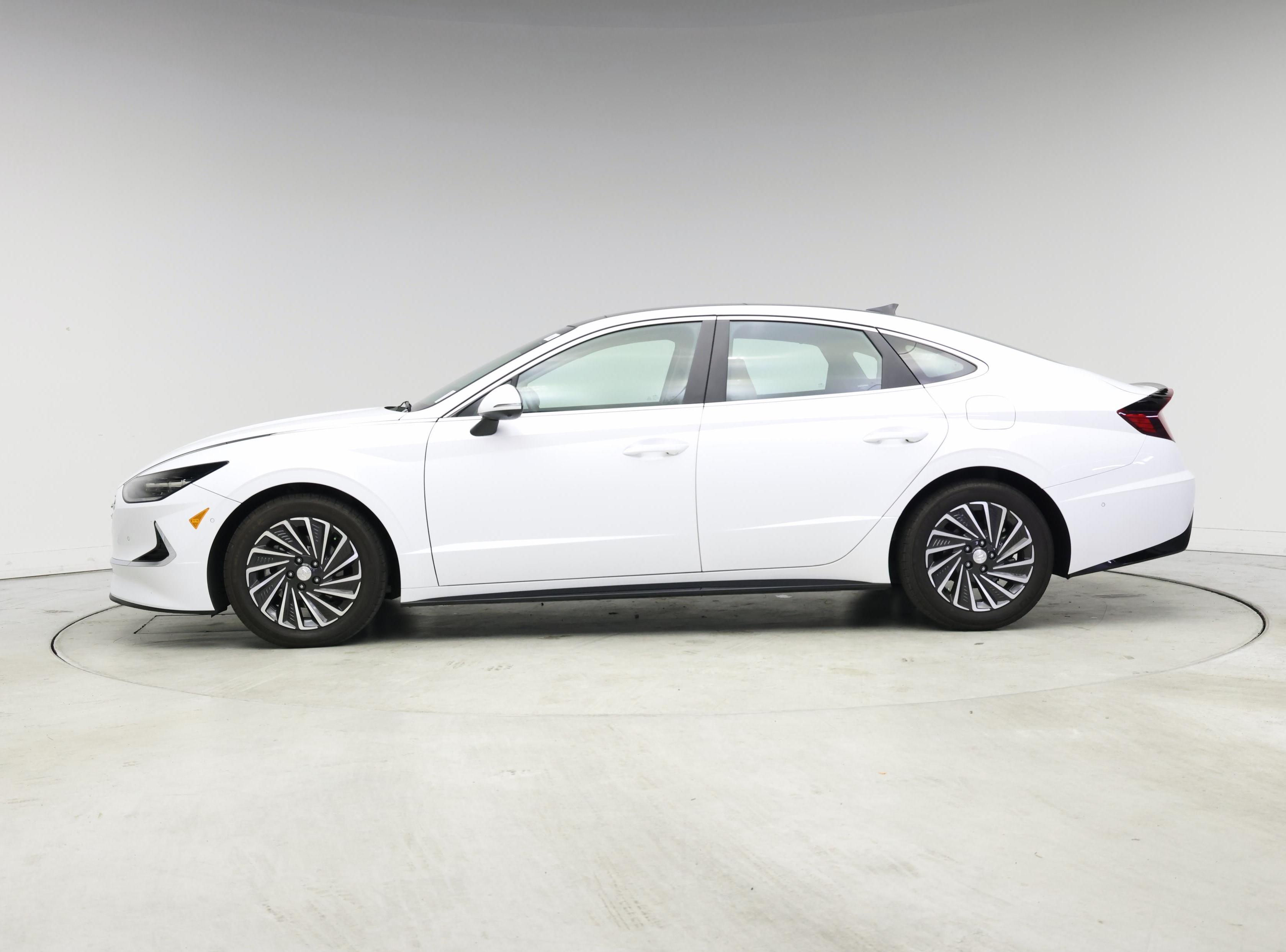 Thumbnail: 2023 Hyundai Sonata - 3