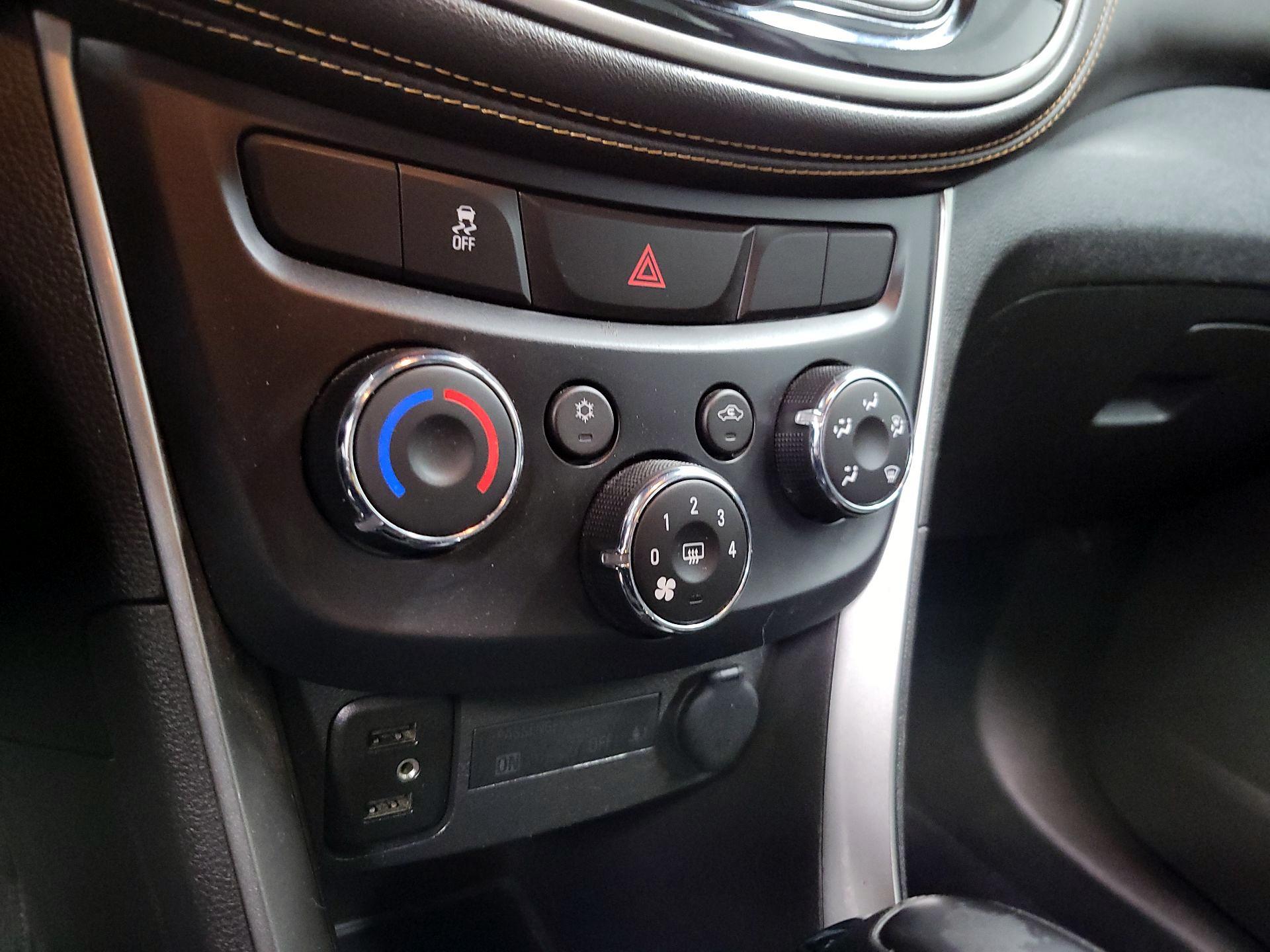 Thumbnail: 2018 Chevrolet Trax - 16