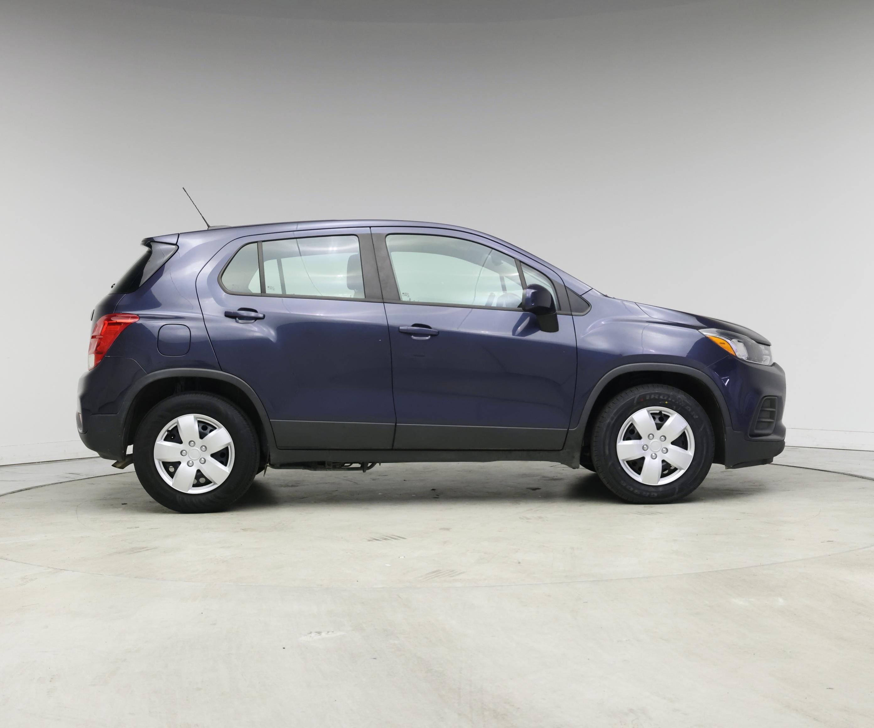 Thumbnail: 2018 Chevrolet Trax - 7