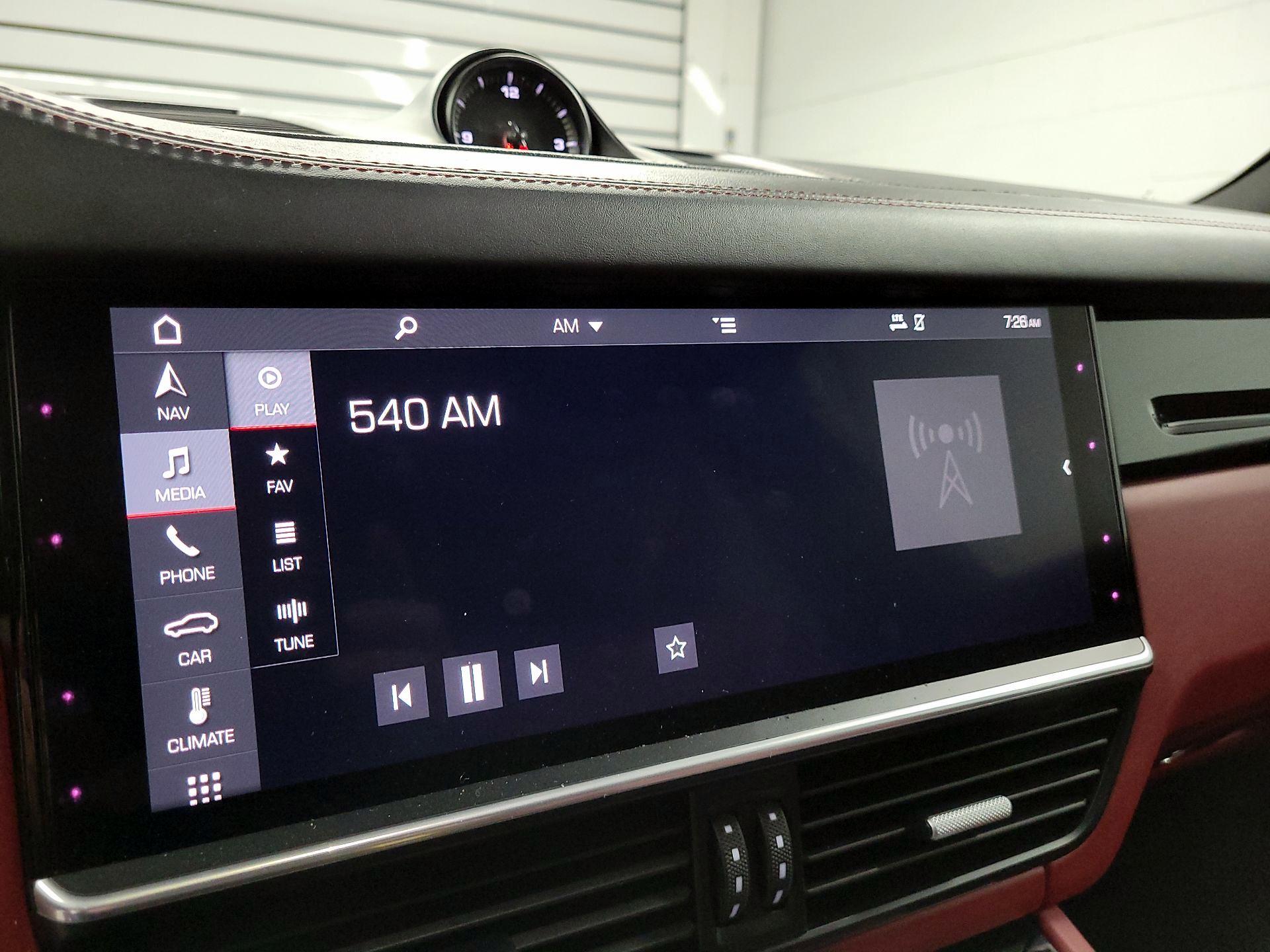 Thumbnail: 2019 Porsche Cayenne - 16