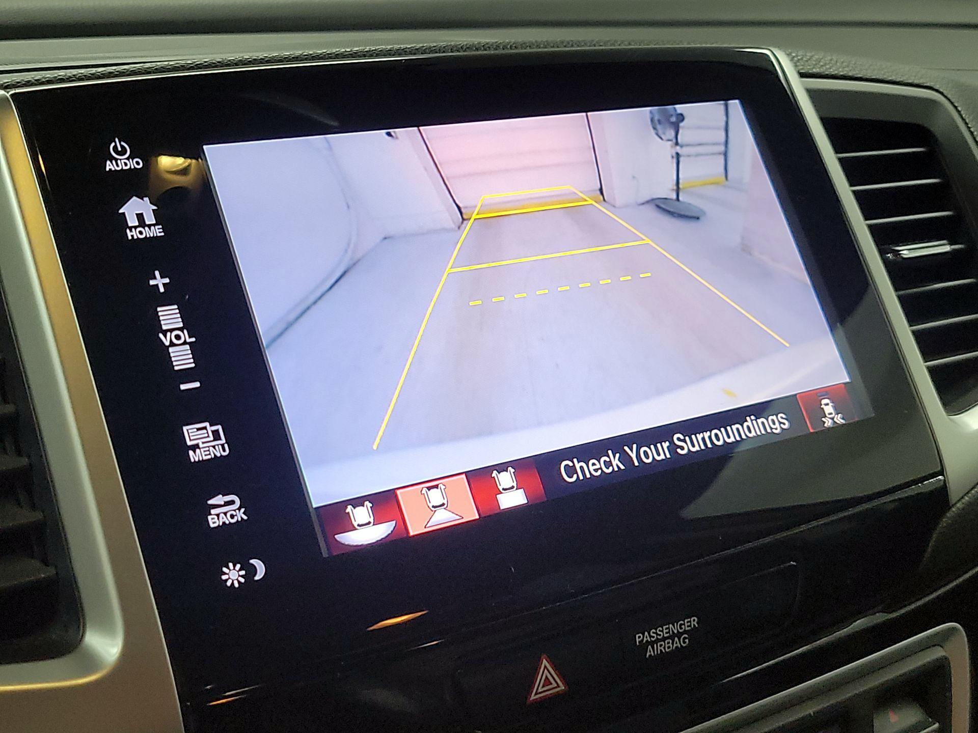 Thumbnail: 2017 Honda Pilot - 15