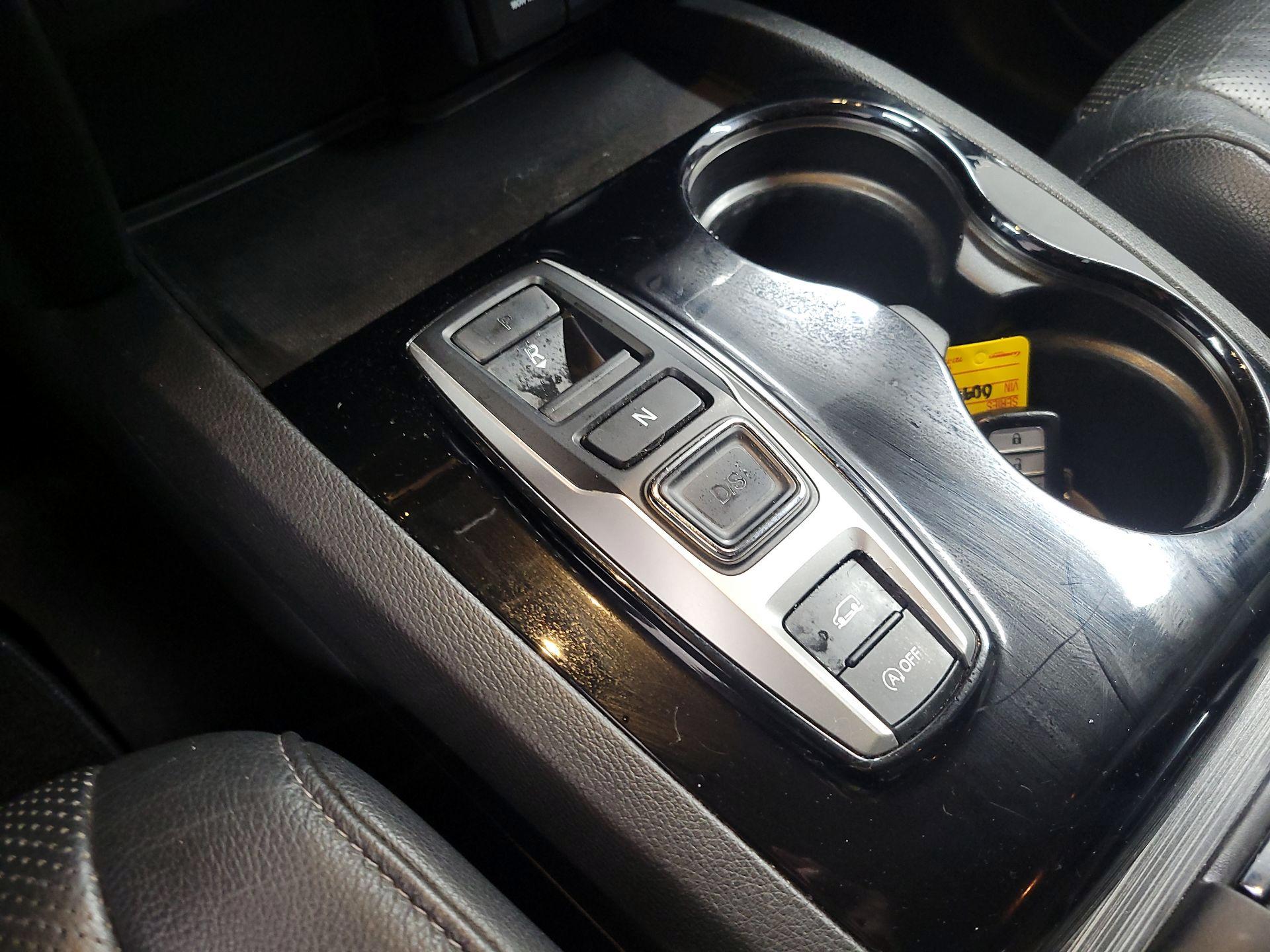 Thumbnail: 2017 Honda Pilot - 18