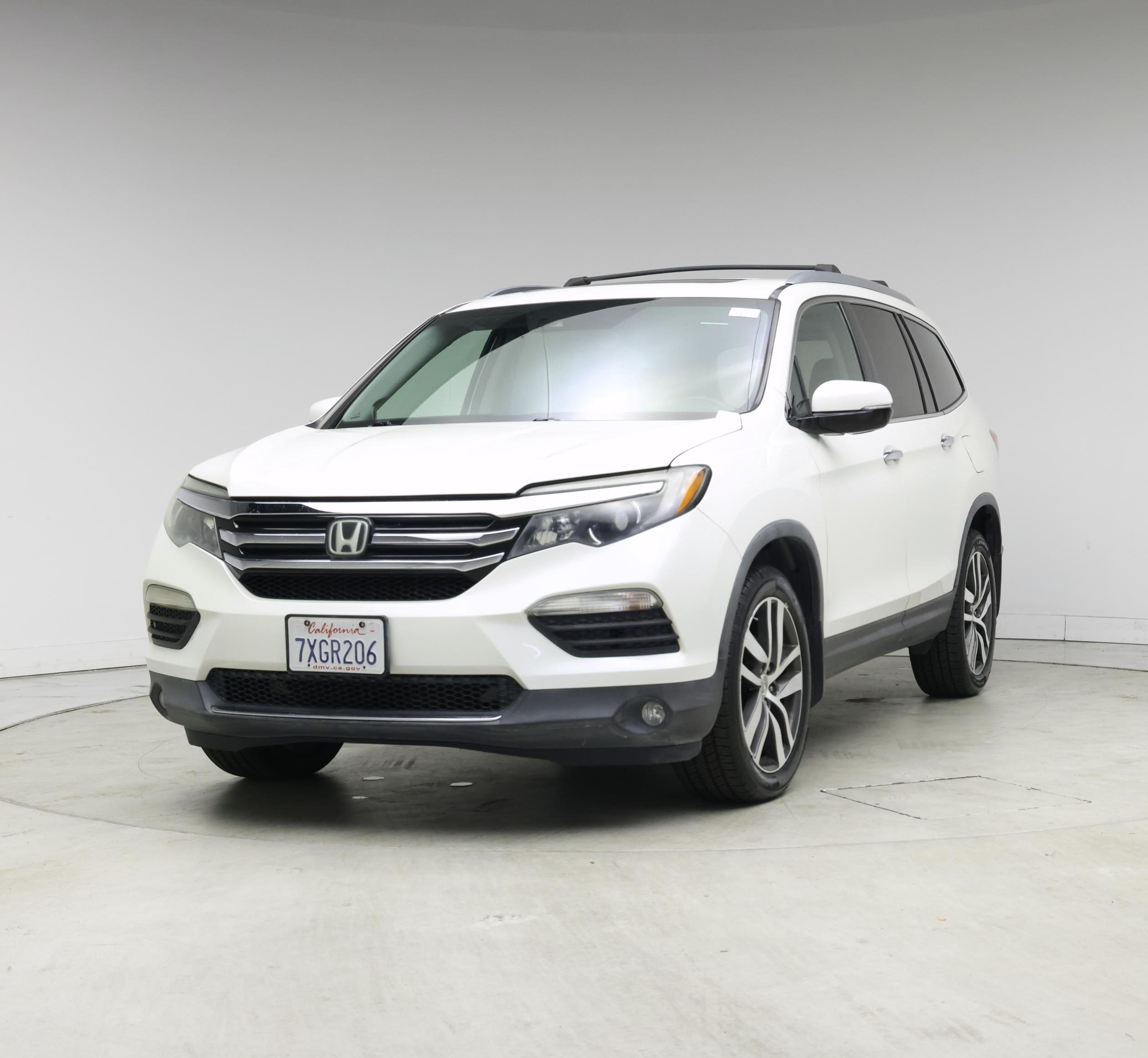Thumbnail: 2017 Honda Pilot - 4