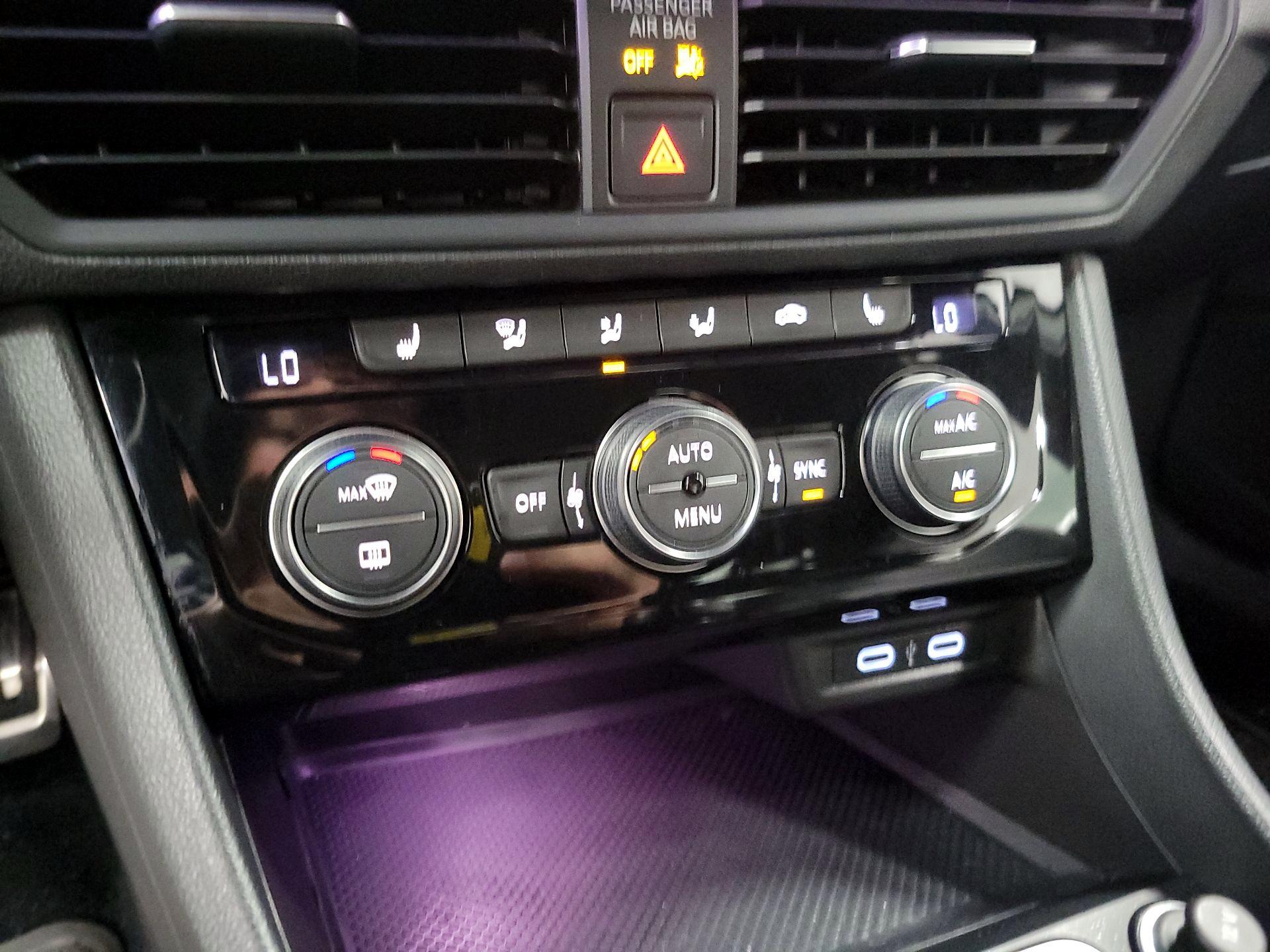 Thumbnail: 2020 Volkswagen Jetta - 16