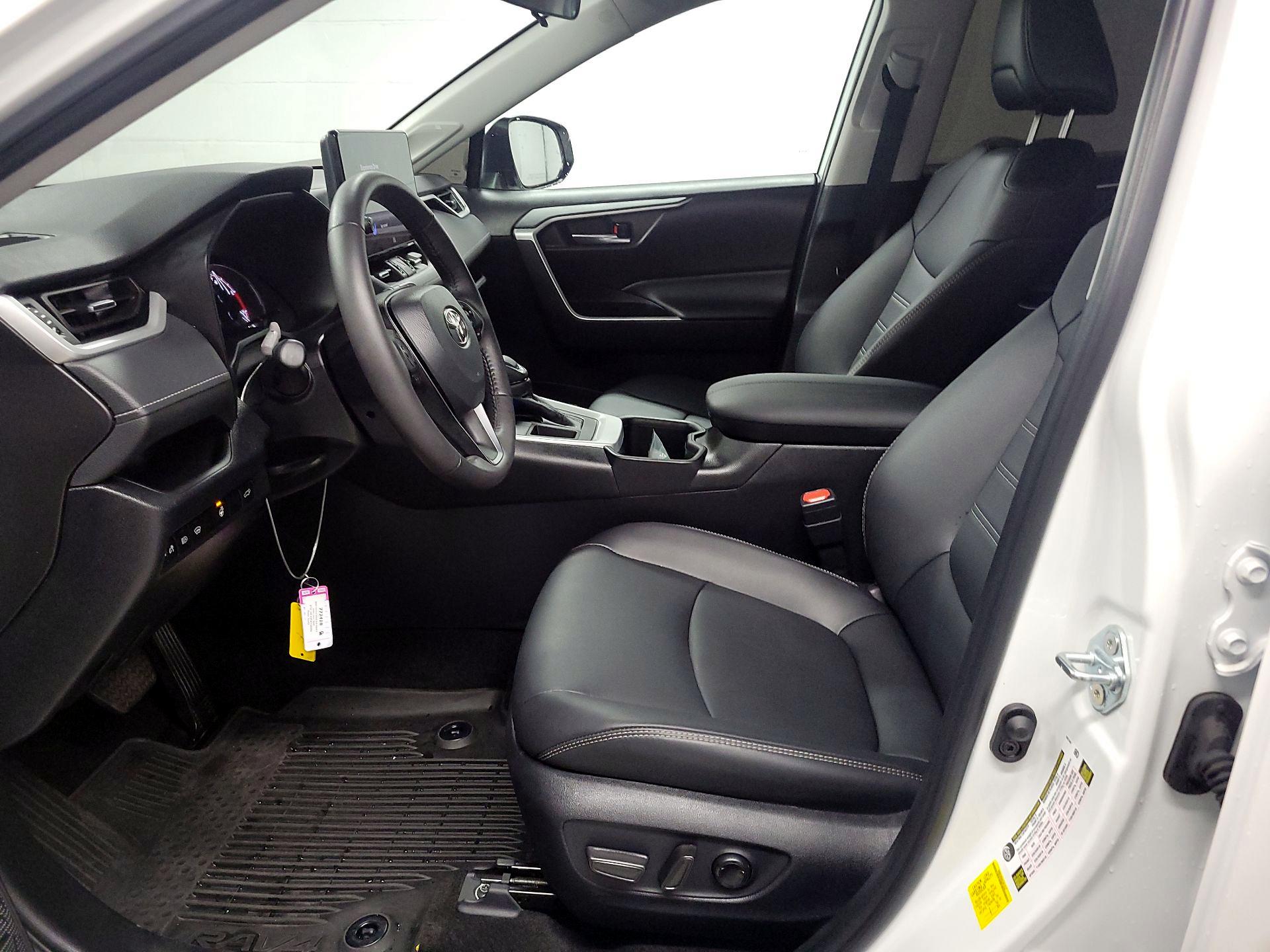 Thumbnail: 2024 Toyota RAV4 - 11