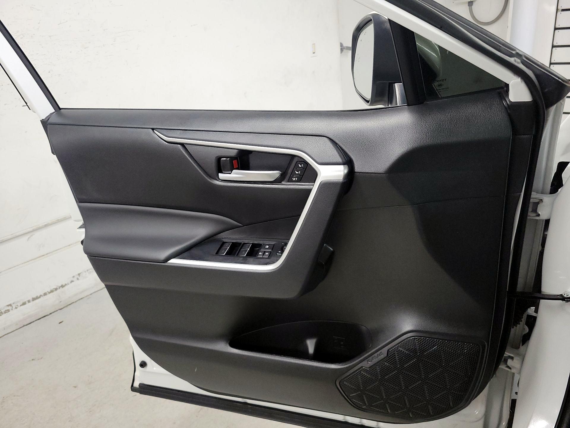 Thumbnail: 2024 Toyota RAV4 - 12