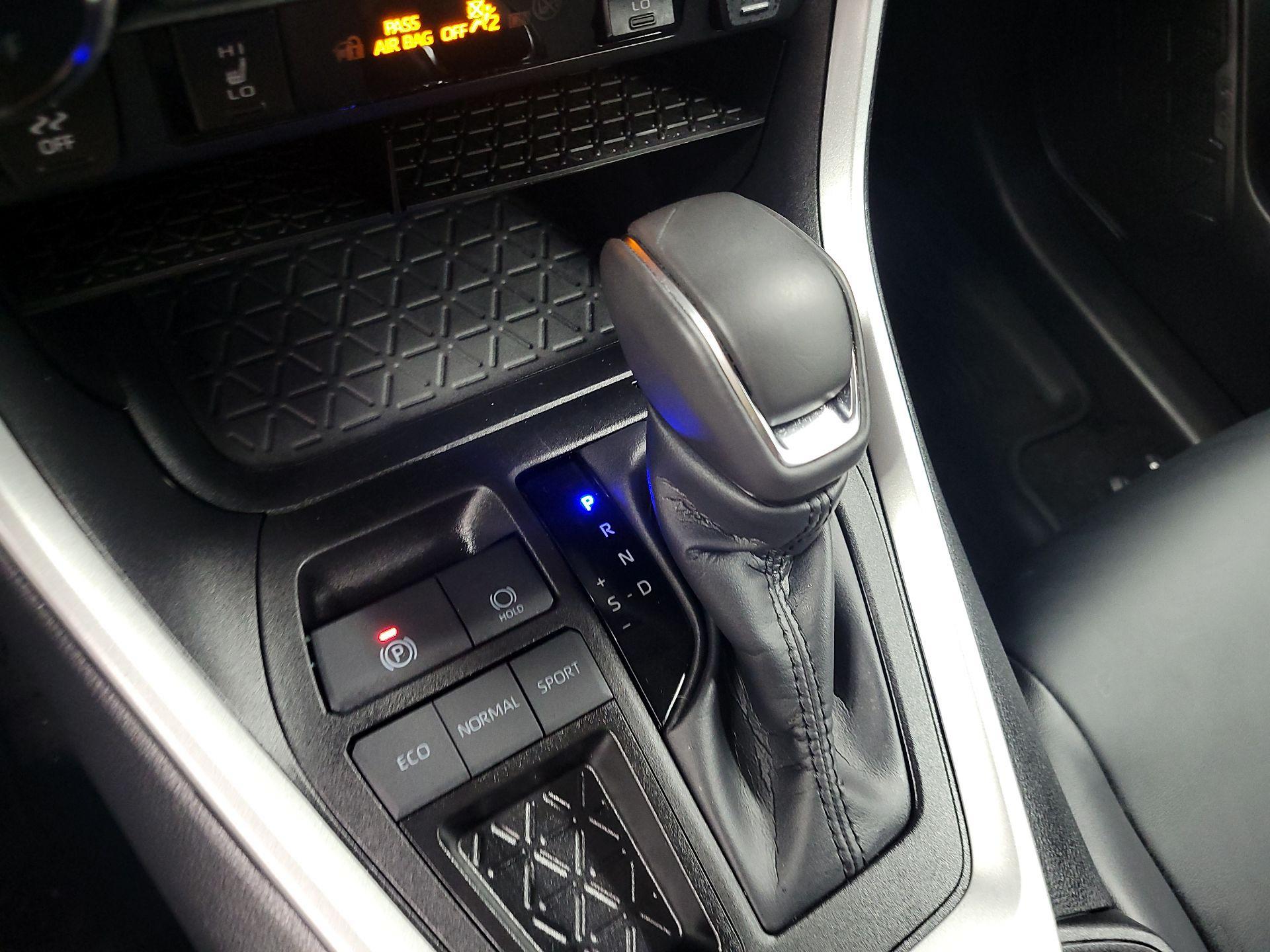 Thumbnail: 2024 Toyota RAV4 - 16