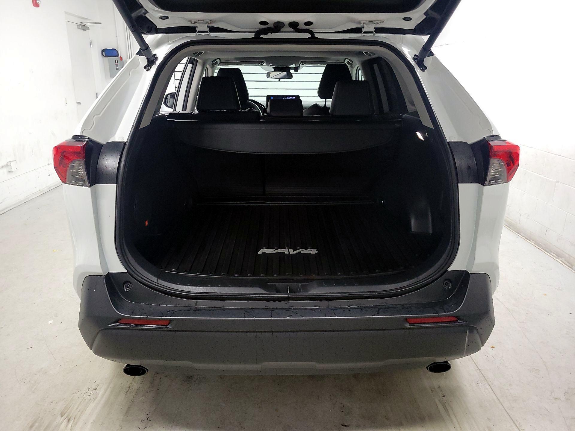 Thumbnail: 2024 Toyota RAV4 - 18