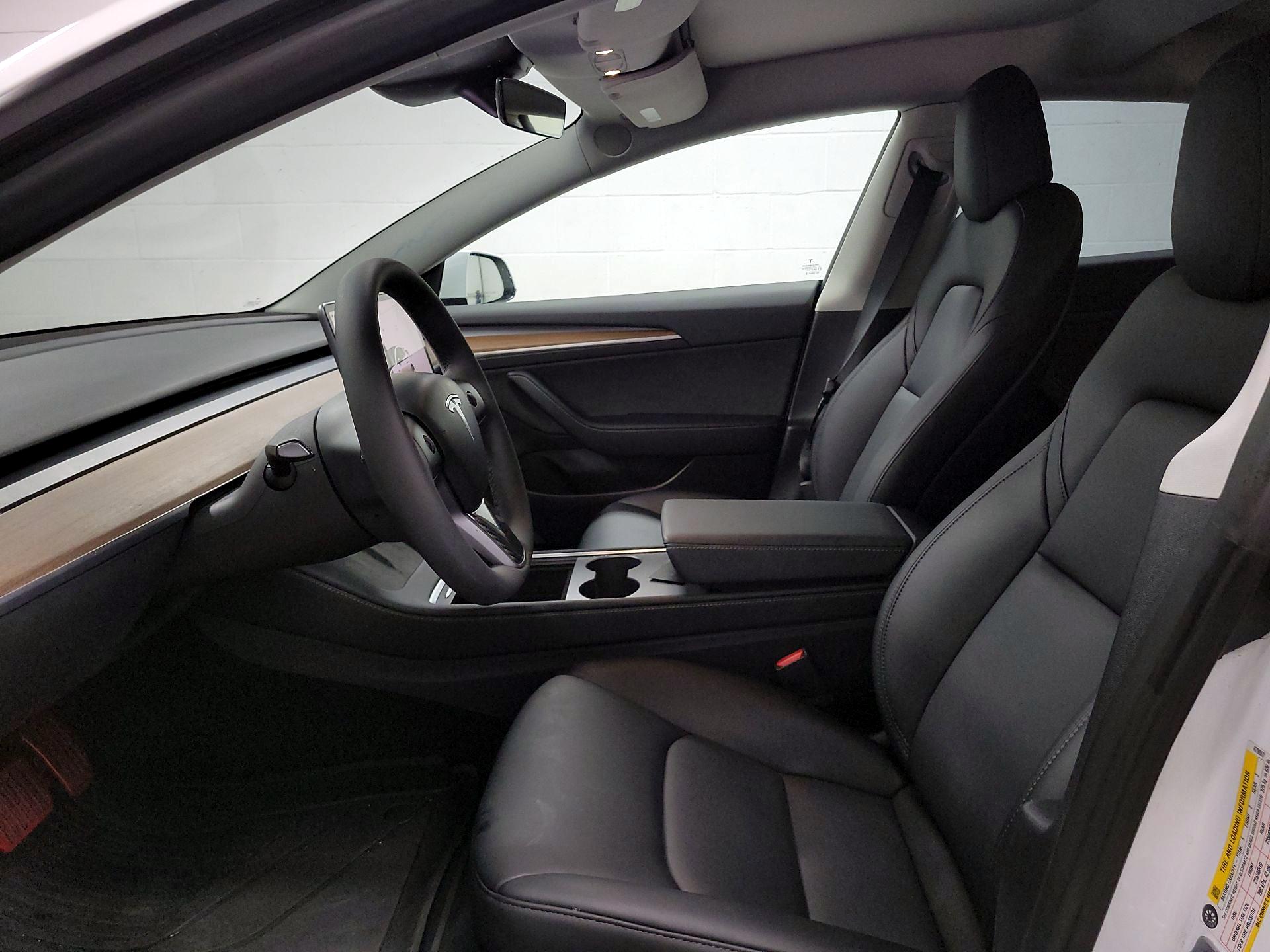 Thumbnail: 2023 Tesla Model 3 - 11