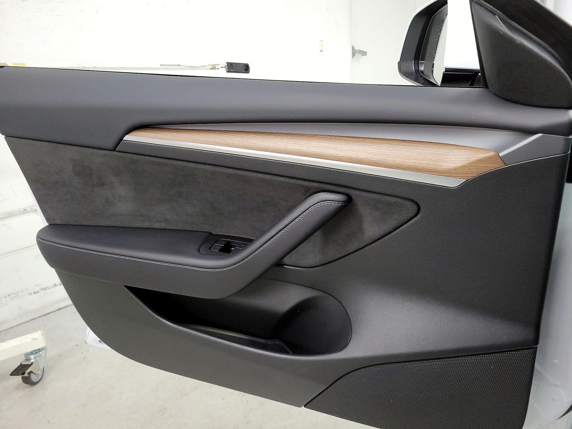 Thumbnail: 2023 Tesla Model 3 - 12