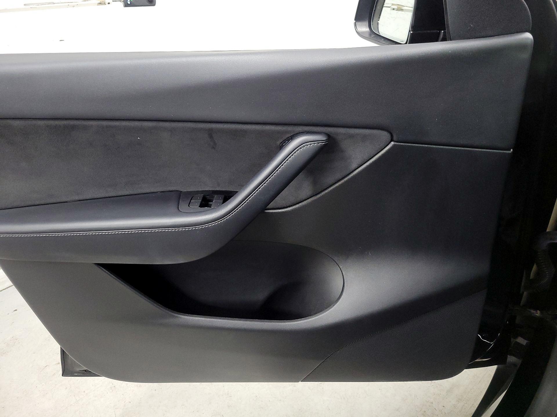 Thumbnail: 2022 Tesla Model Y - 12