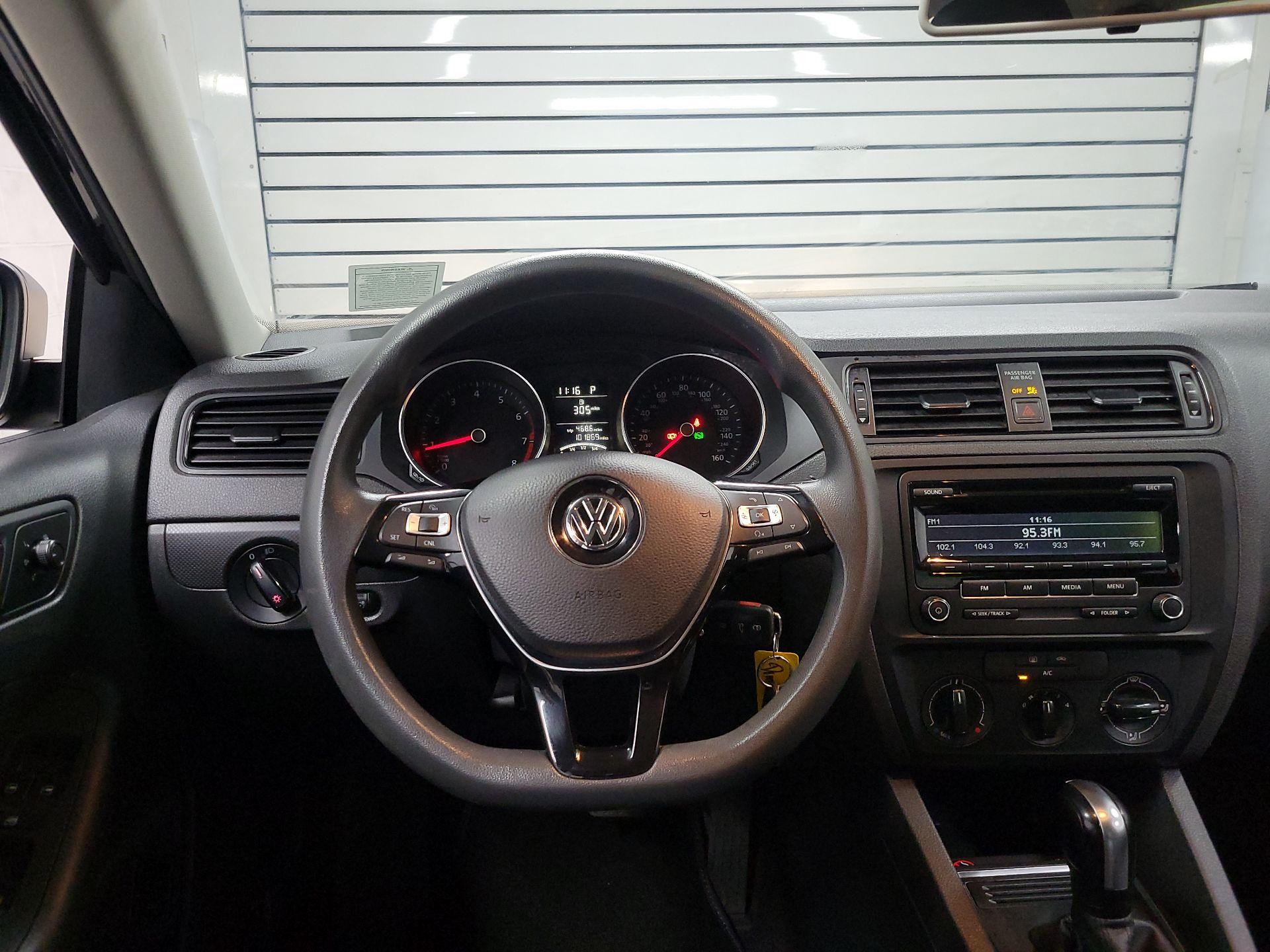 Thumbnail: 2015 Volkswagen Jetta - 10