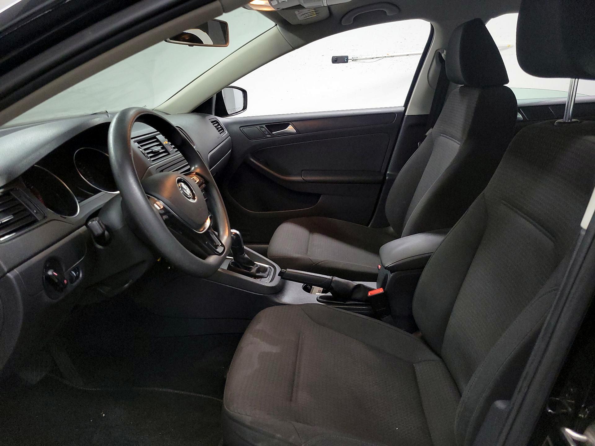 Thumbnail: 2015 Volkswagen Jetta - 11