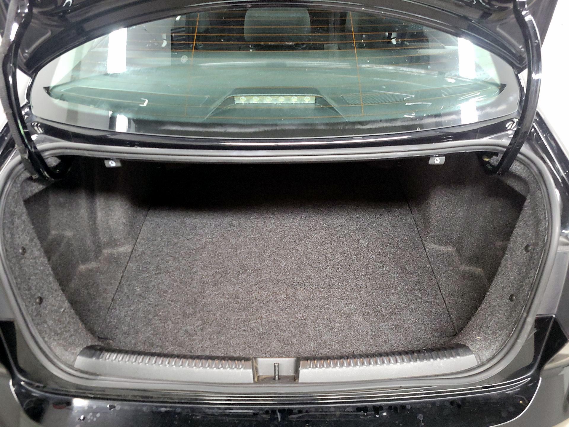 Thumbnail: 2015 Volkswagen Jetta - 18