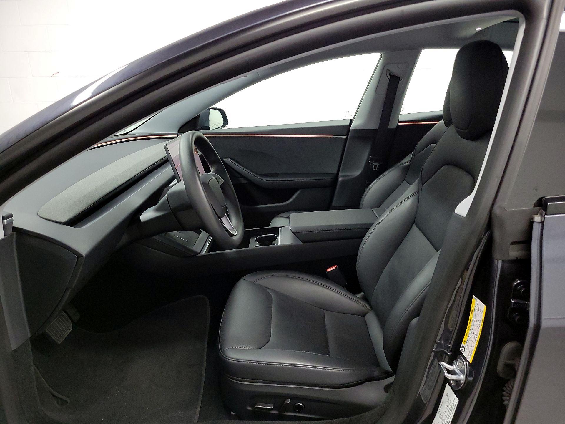 Thumbnail: 2025 Tesla Model 3 - 11