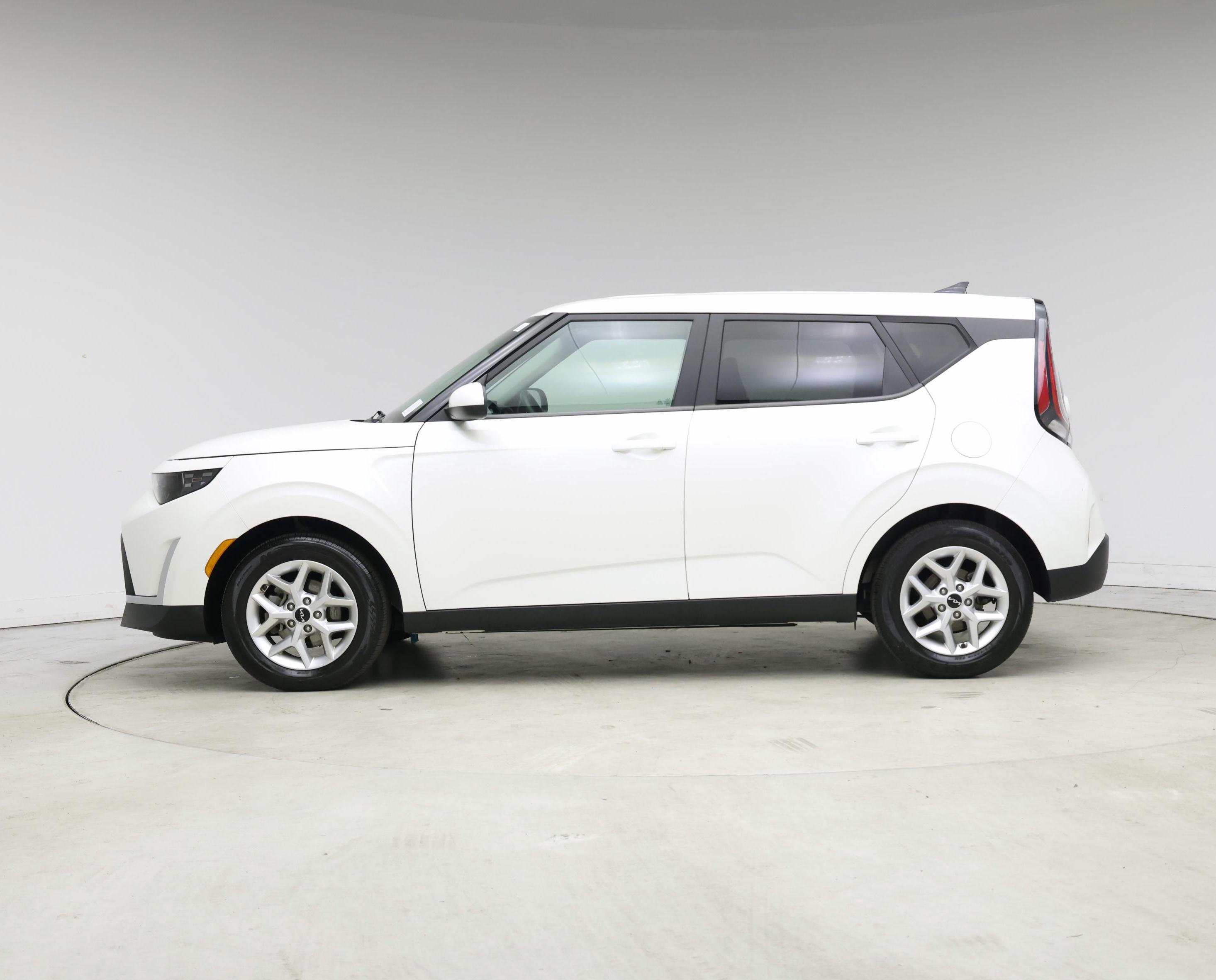 Thumbnail: 2023 Kia Soul - 3