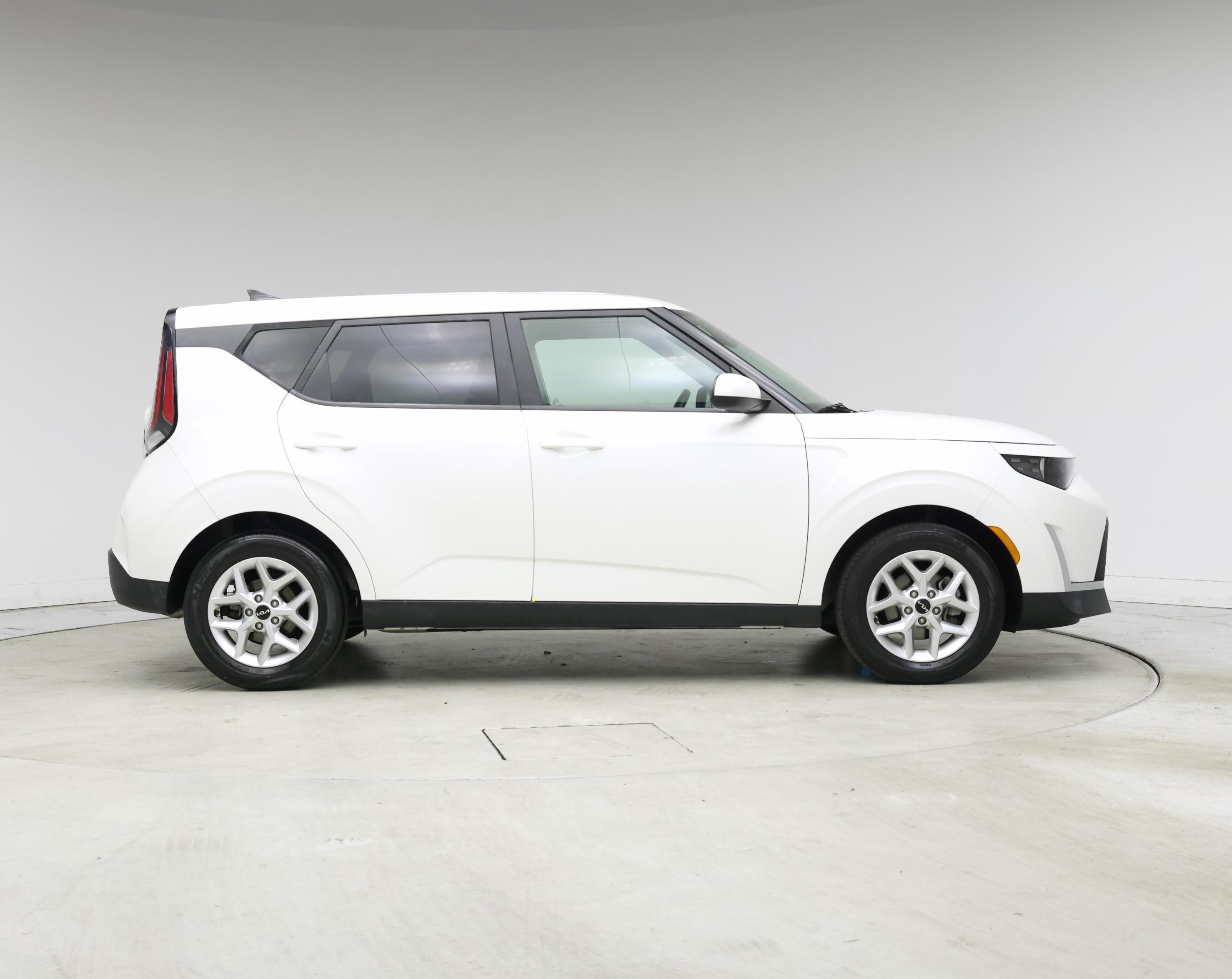 Thumbnail: 2023 Kia Soul - 7