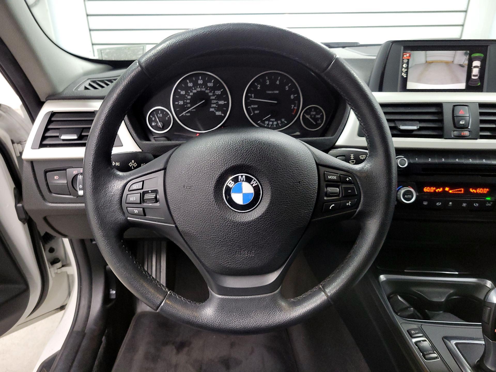 Thumbnail: 2015 BMW 3 Series - 10