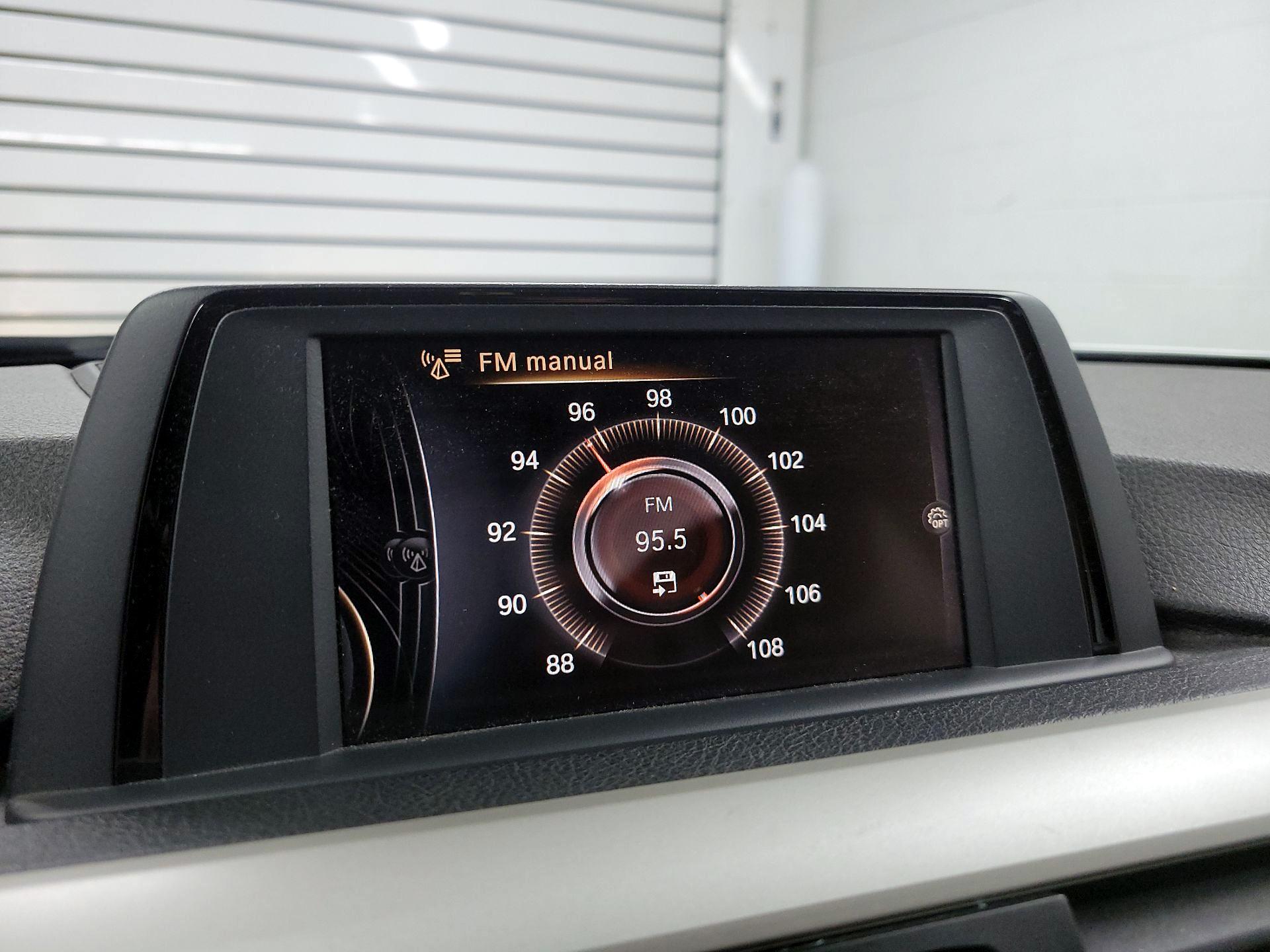 Thumbnail: 2015 BMW 3 Series - 15