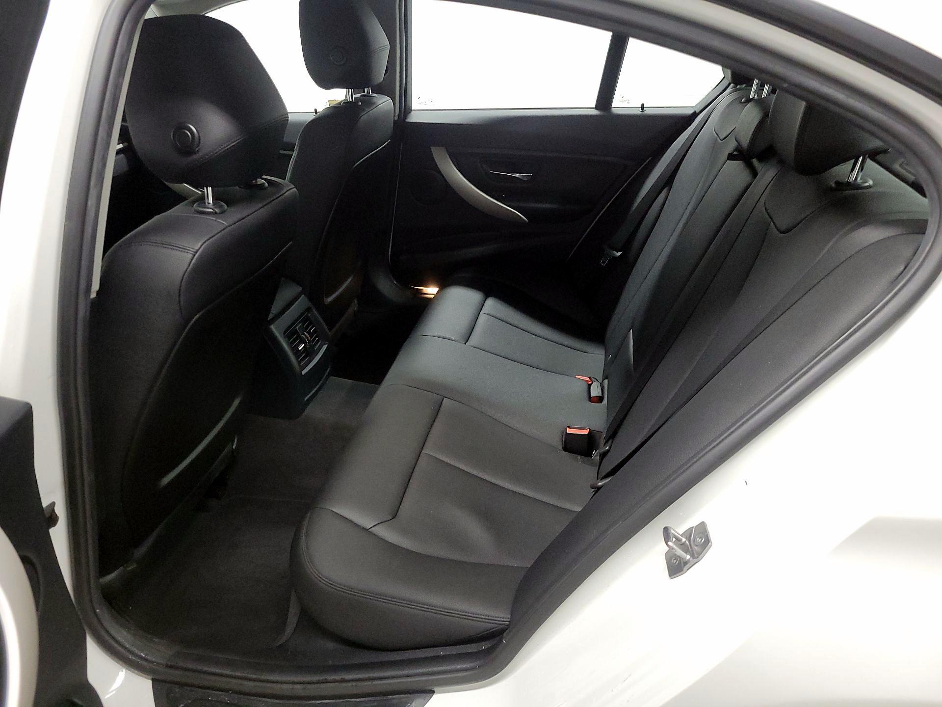 Thumbnail: 2015 BMW 3 Series - 19