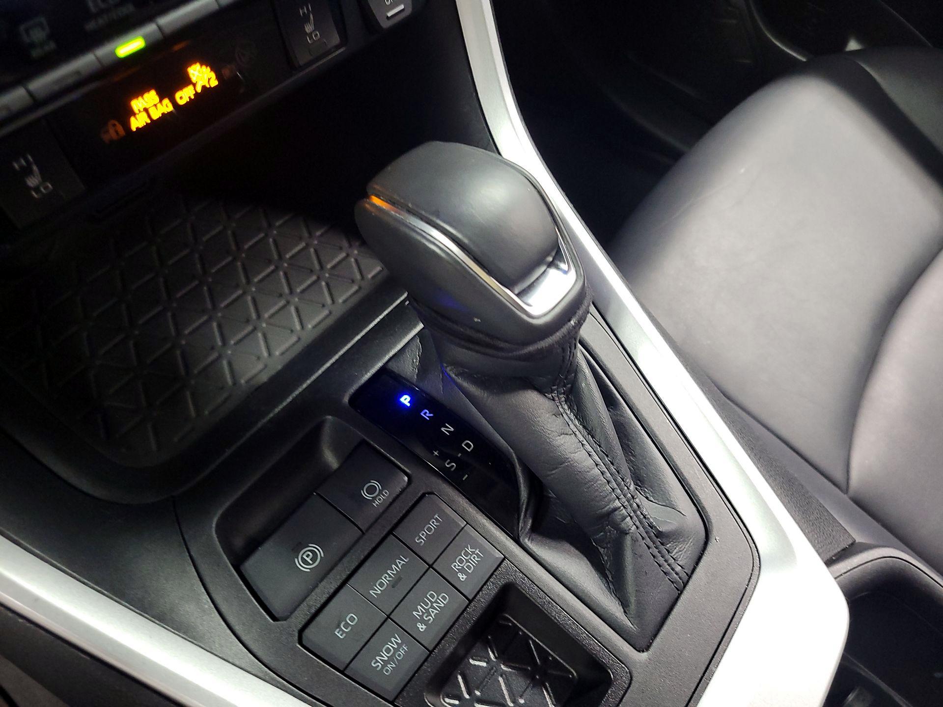 Thumbnail: 2023 Toyota RAV4 - 16