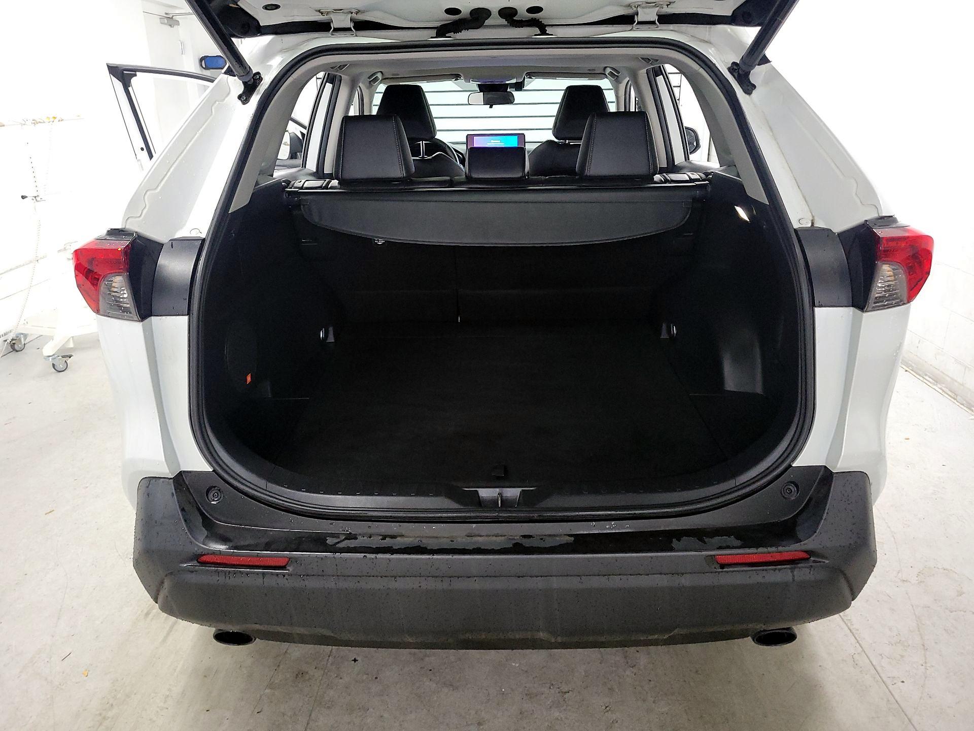 Thumbnail: 2023 Toyota RAV4 - 18