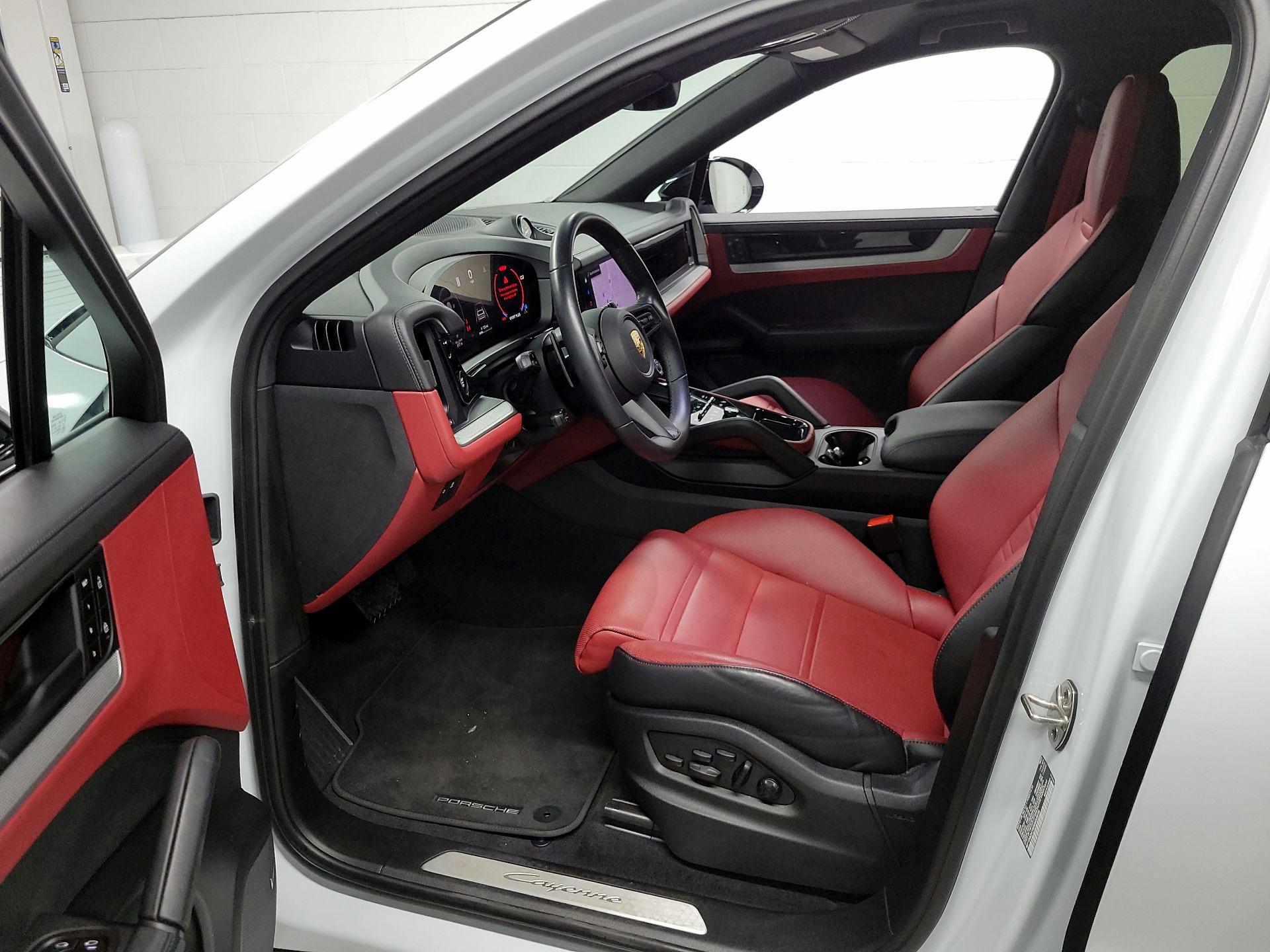 Thumbnail: 2024 Porsche Cayenne - 11