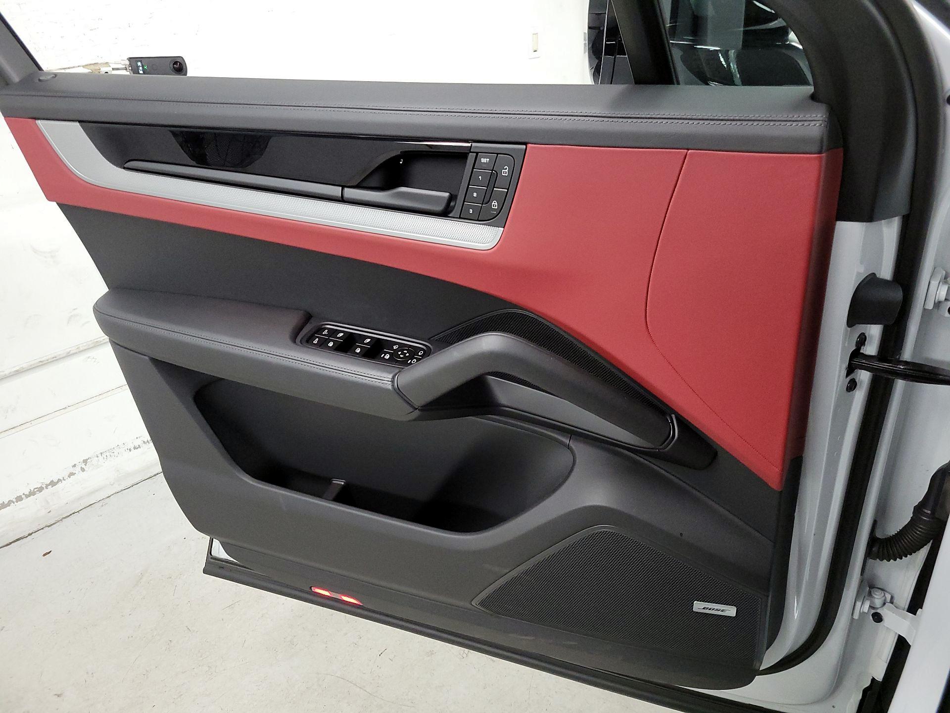 Thumbnail: 2024 Porsche Cayenne - 12