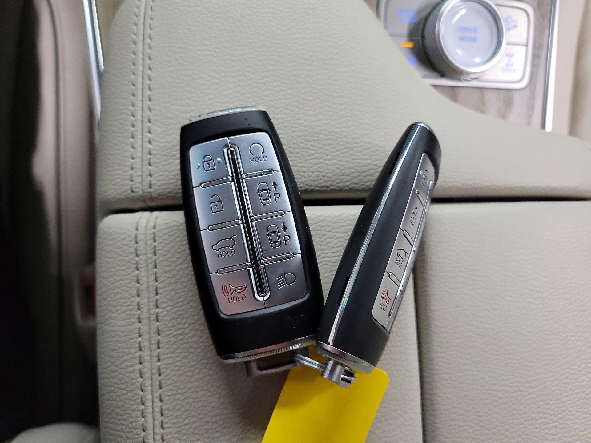 Thumbnail: 2023 Genesis GV80 - 20