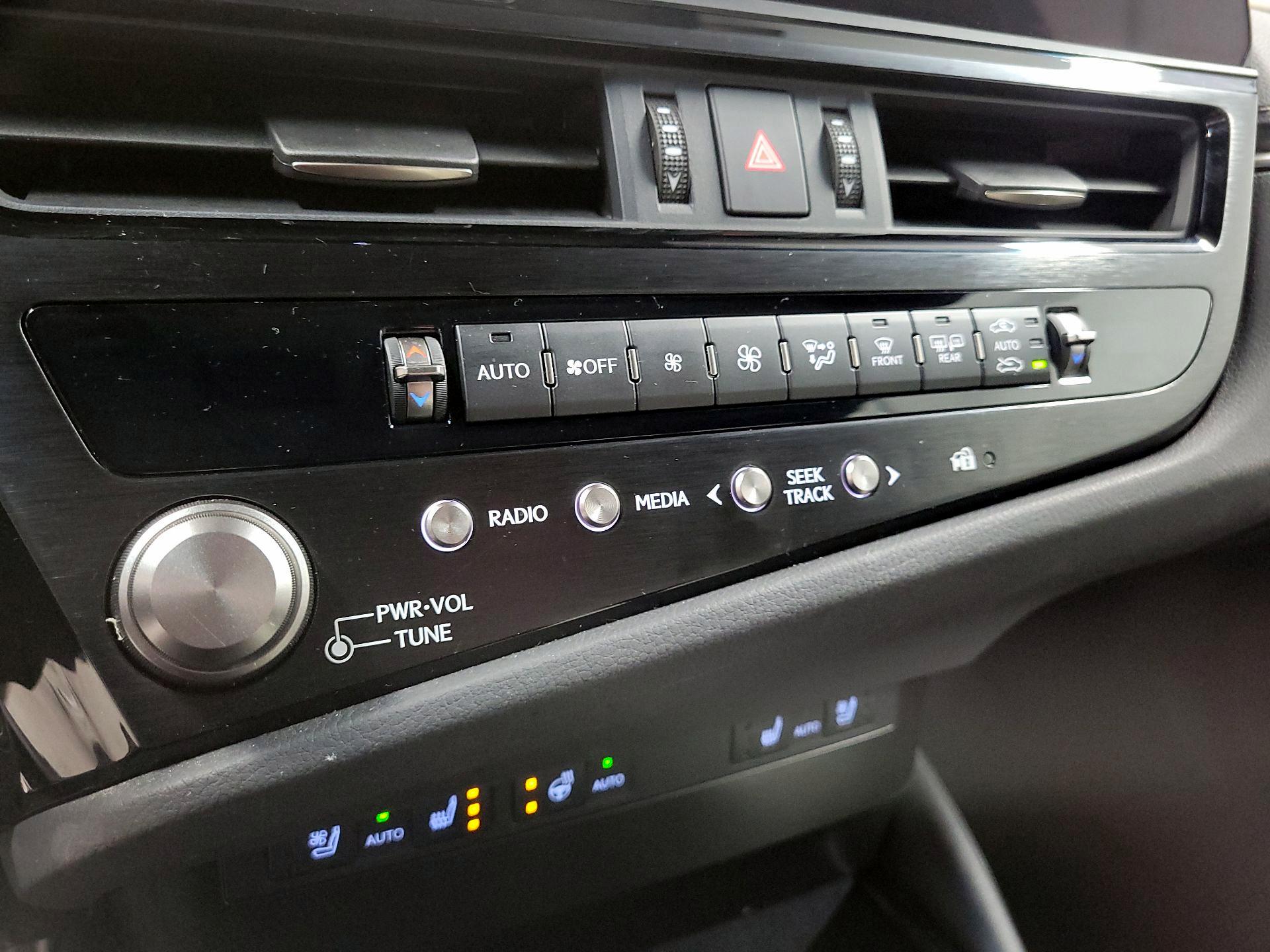 Thumbnail: 2023 Lexus ES - 14