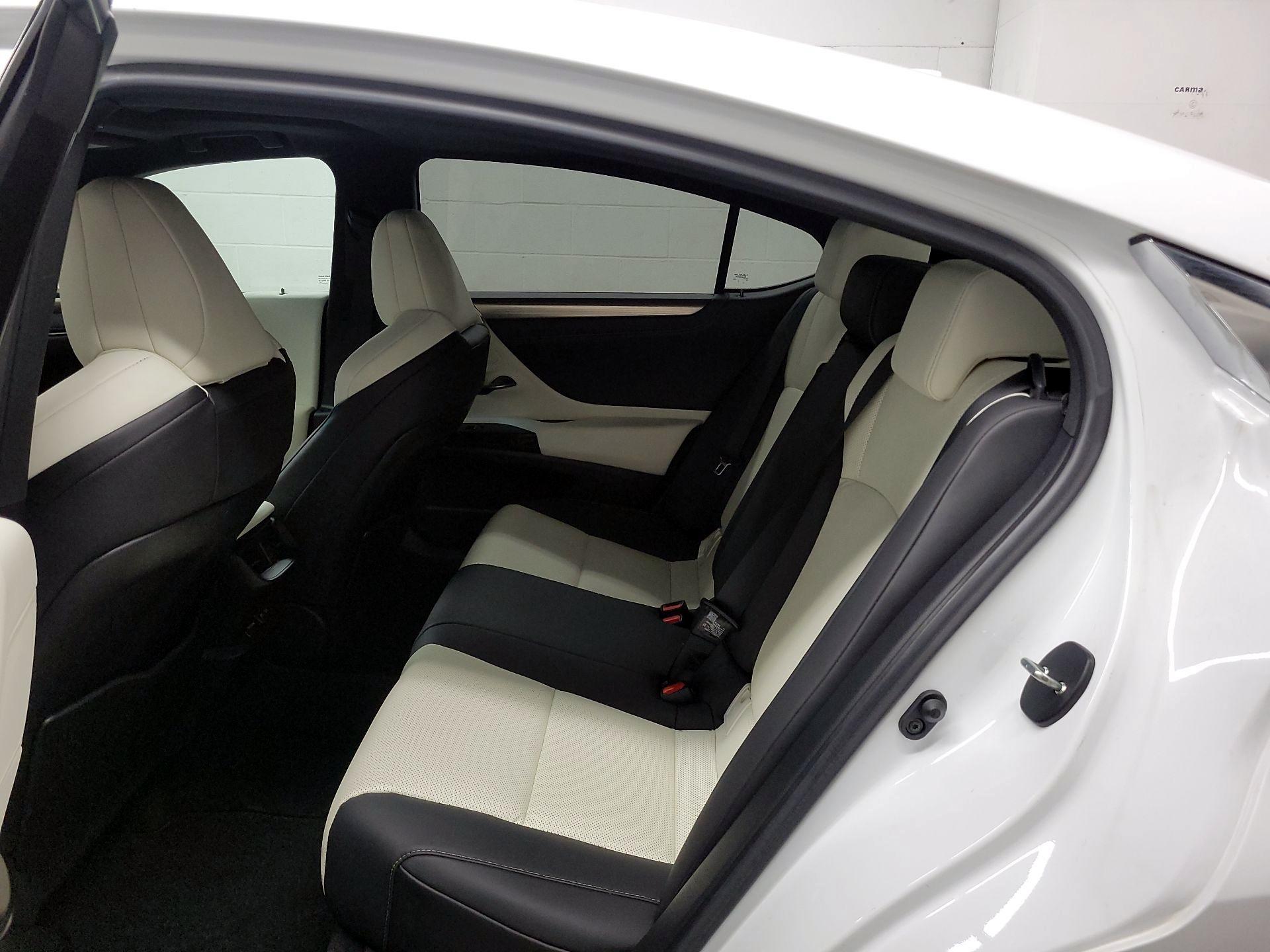 Thumbnail: 2023 Lexus ES - 16