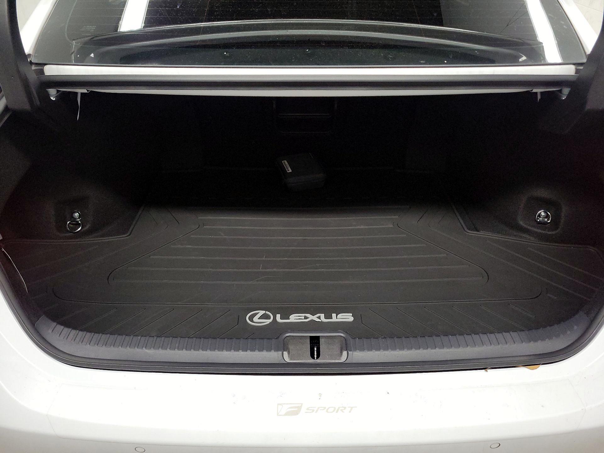 Thumbnail: 2023 Lexus ES - 17