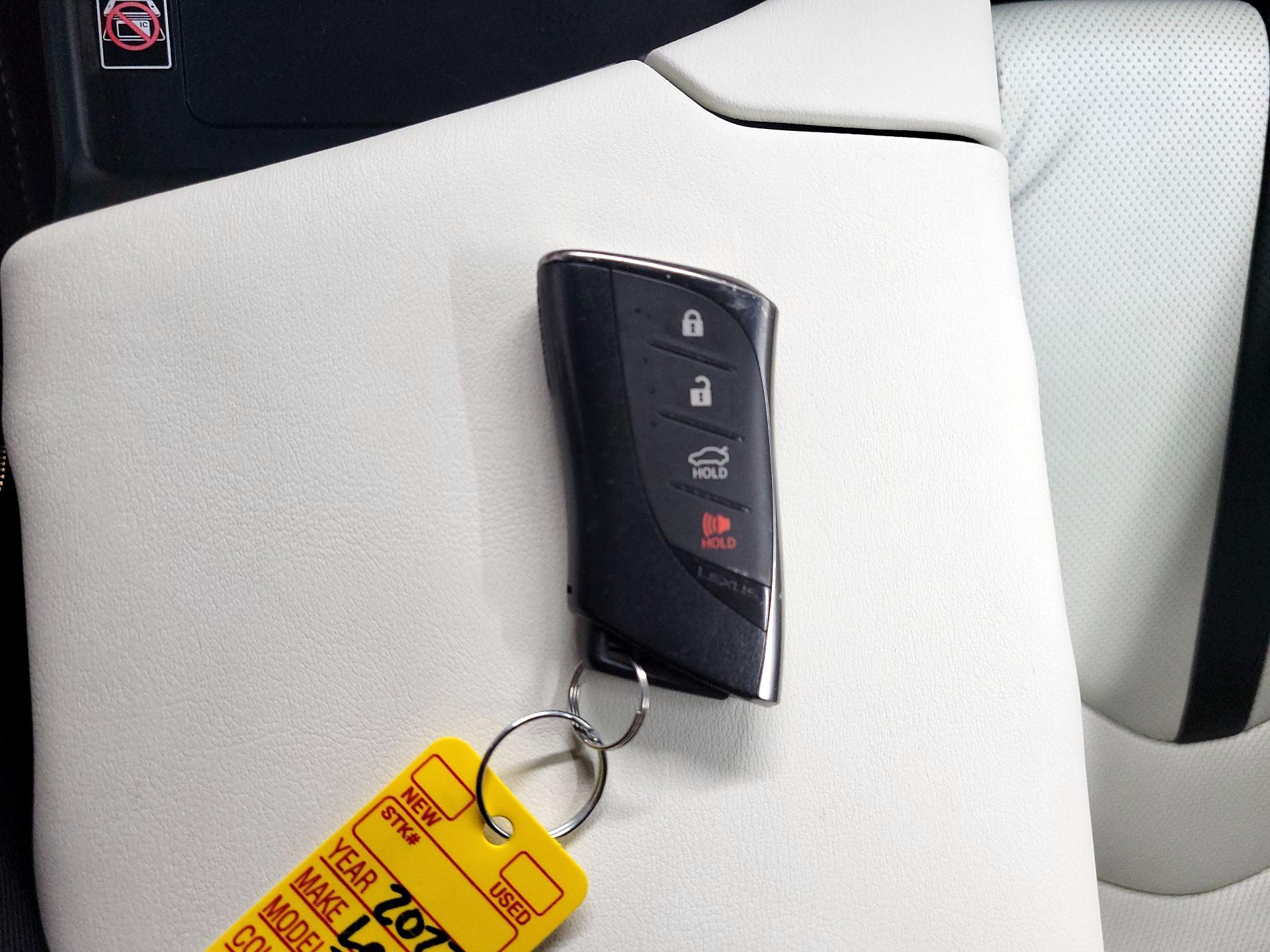 Thumbnail: 2023 Lexus ES - 19