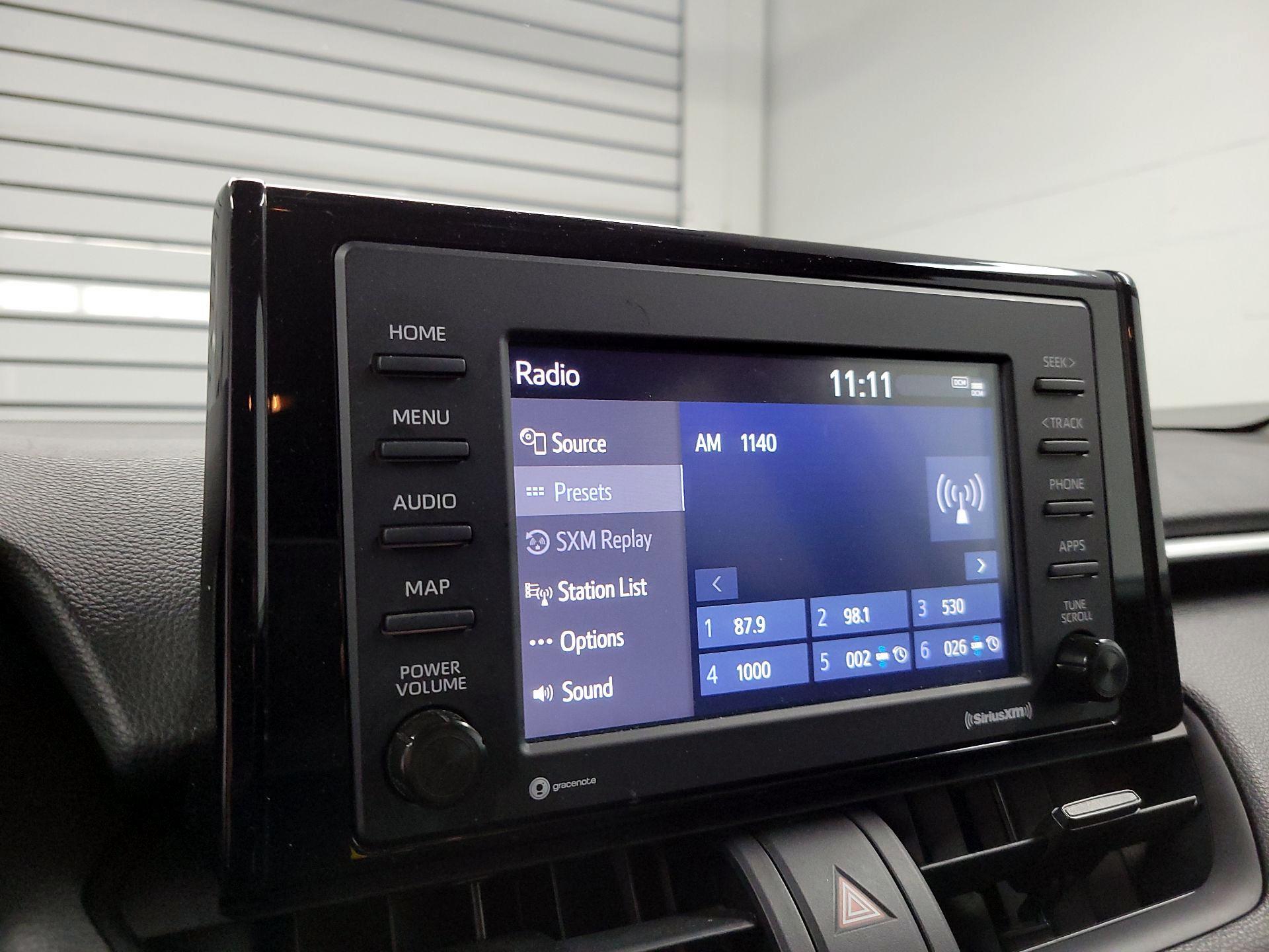 Thumbnail: 2021 Toyota RAV4 - 15