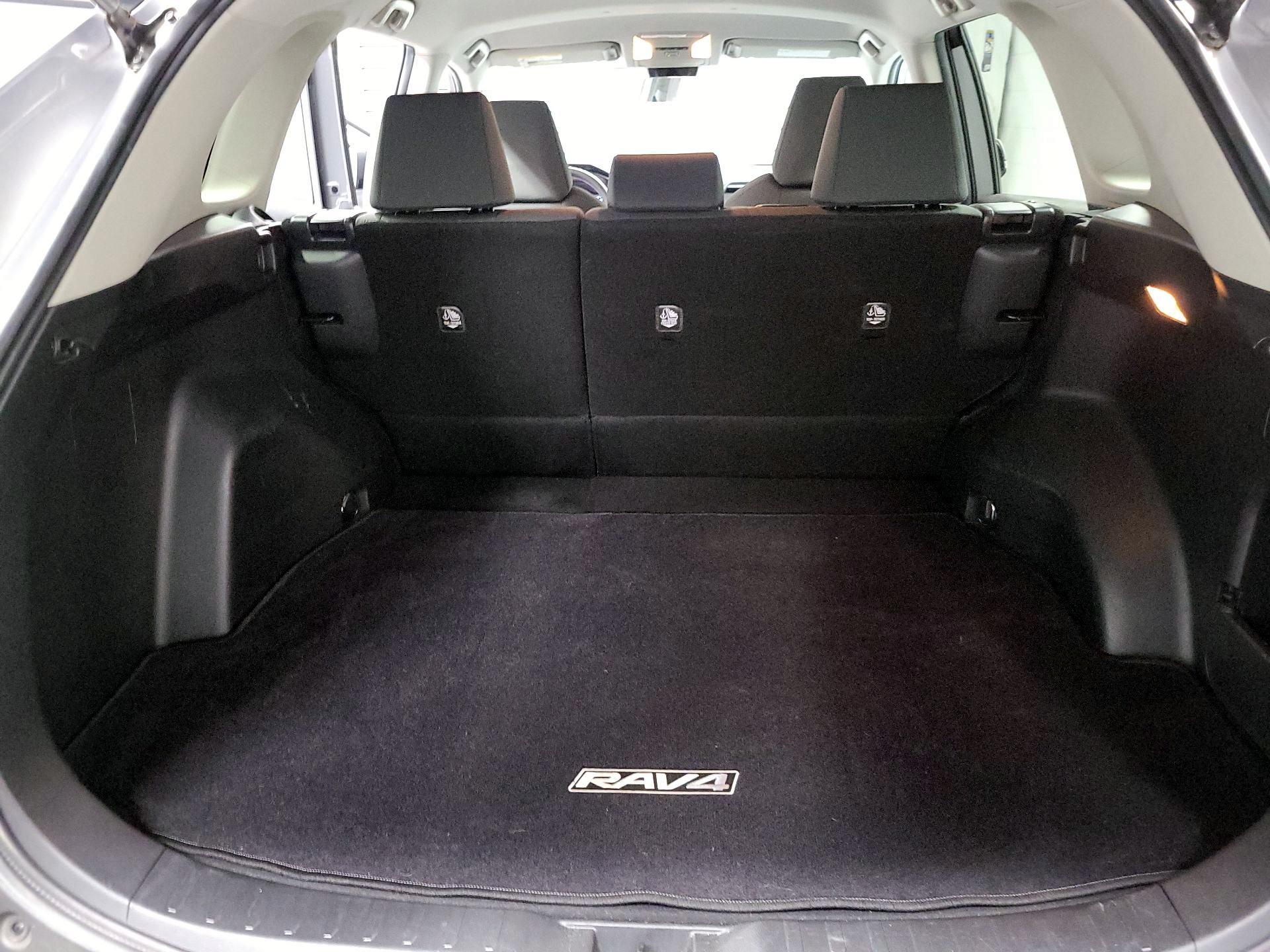 Thumbnail: 2021 Toyota RAV4 - 20