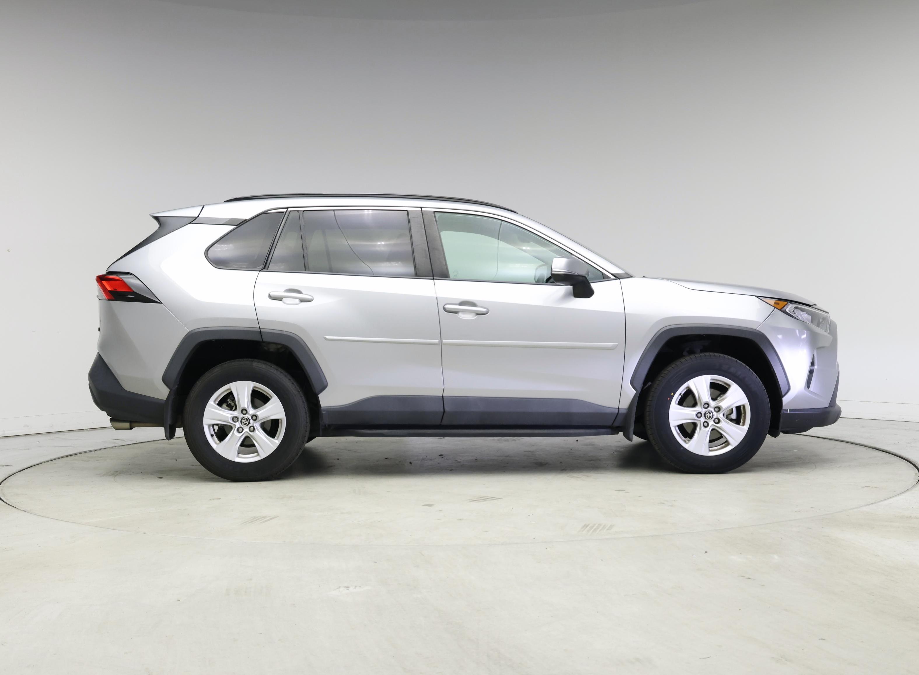 Thumbnail: 2021 Toyota RAV4 - 7