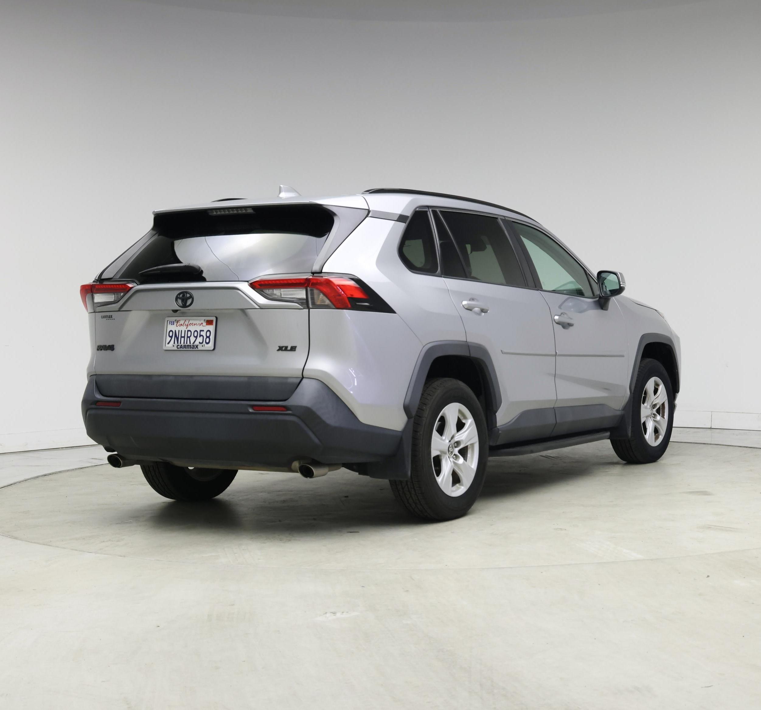 Thumbnail: 2021 Toyota RAV4 - 8